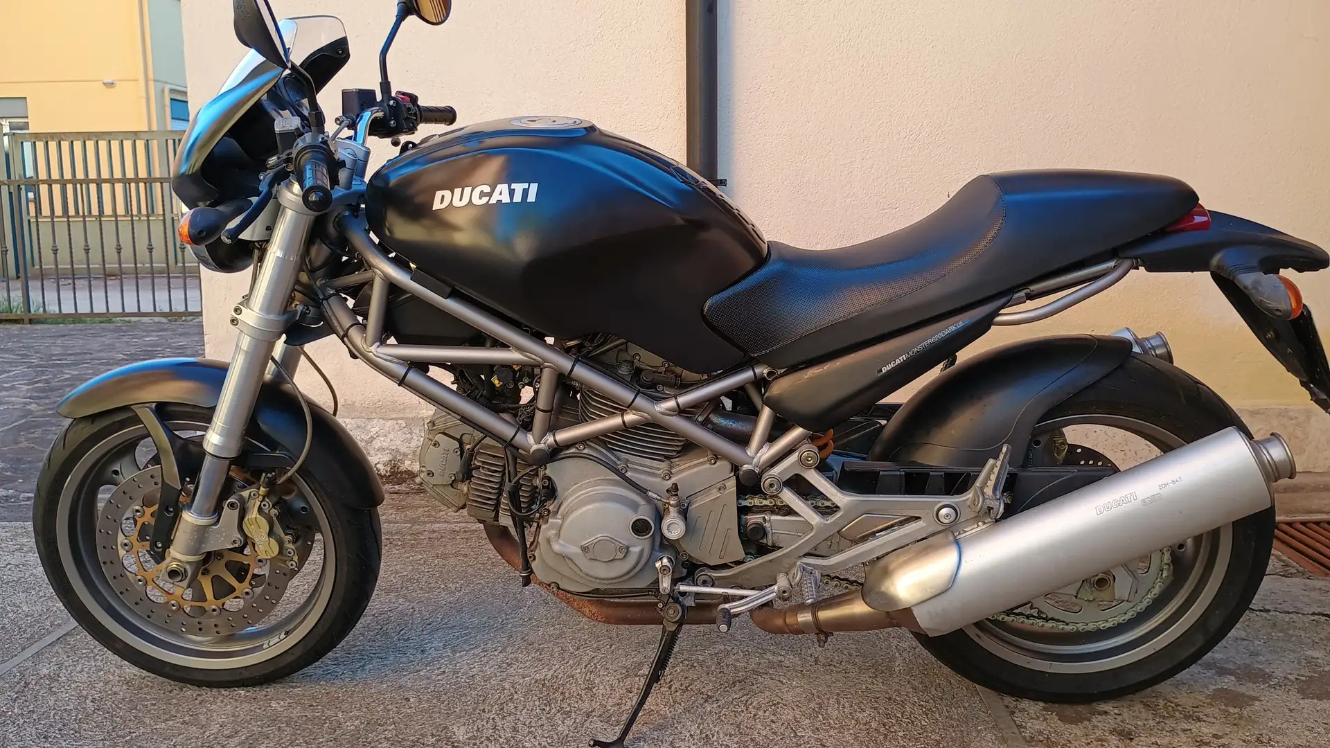 Ducati Monster 620 I.E. DARK Noir - 1