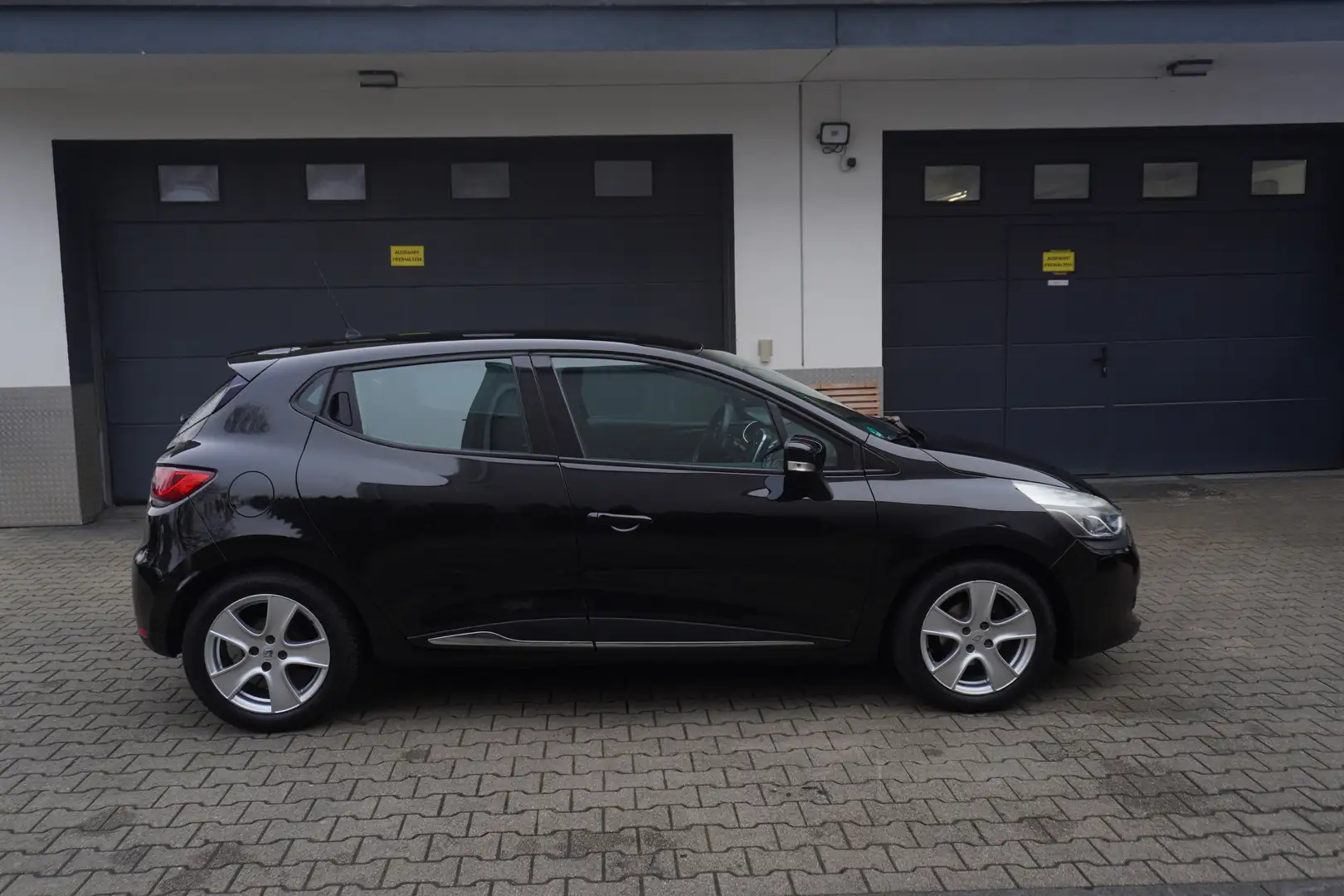 Renault Clio 1.2-16V Dynamique KLIMA+NAVI+ALU+TEMPOMAT+2.Hand Schwarz - 2