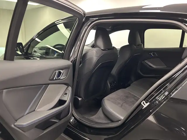 BMW 1 Series view 12