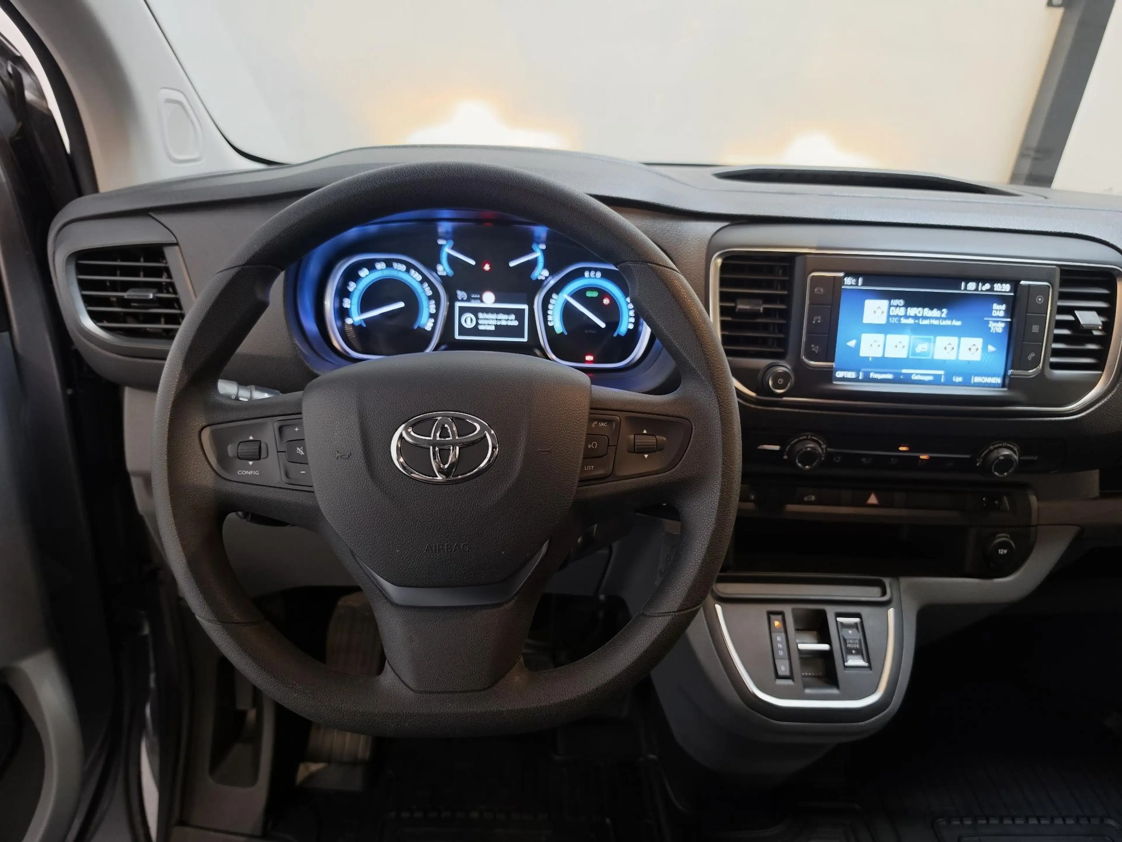 Toyota Proace Electric Compact Standard Range Live Apple Carplay — photo 9