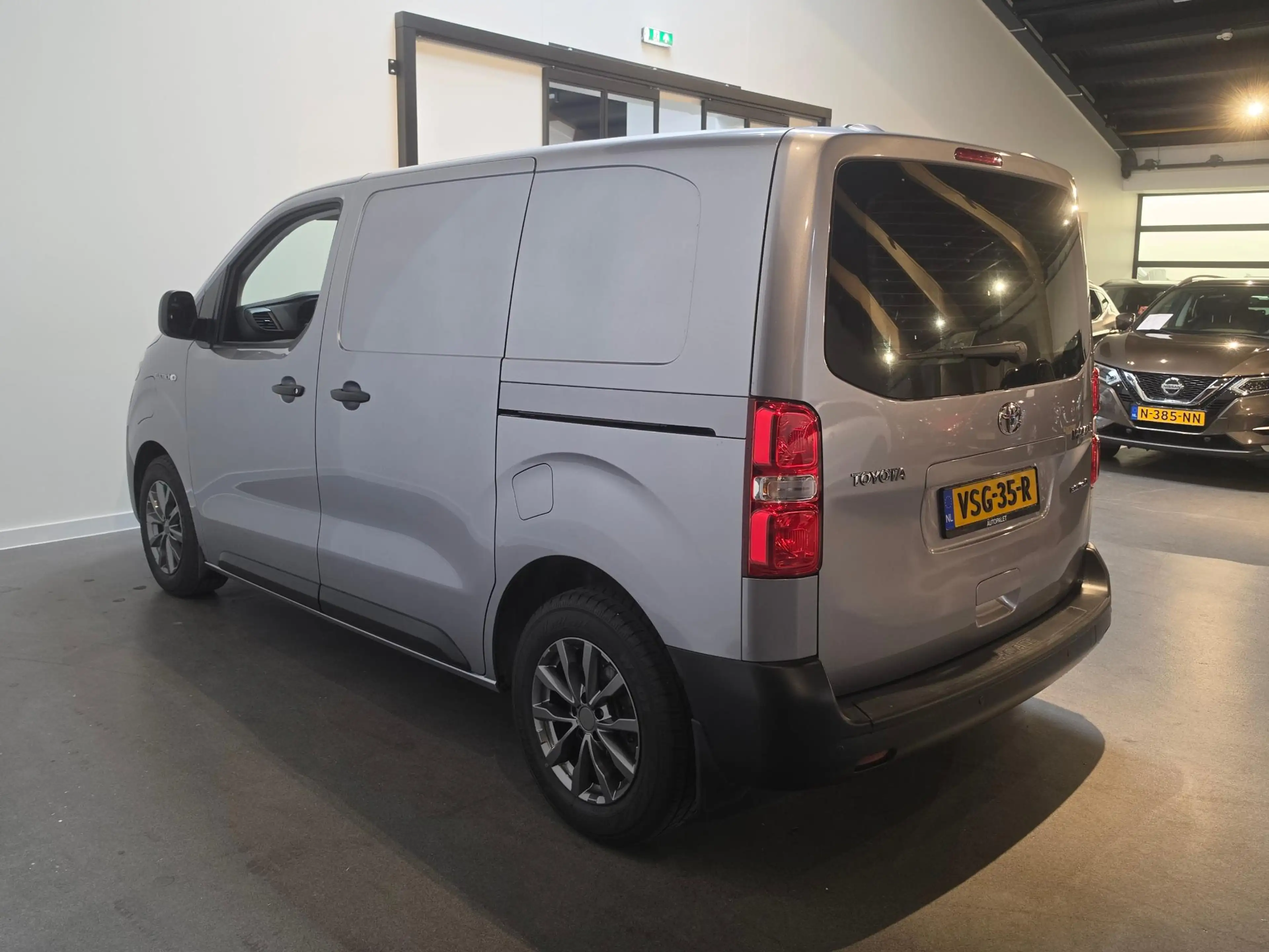 Toyota Proace Electric Compact Standard Range Live Apple Carplay — photo 7