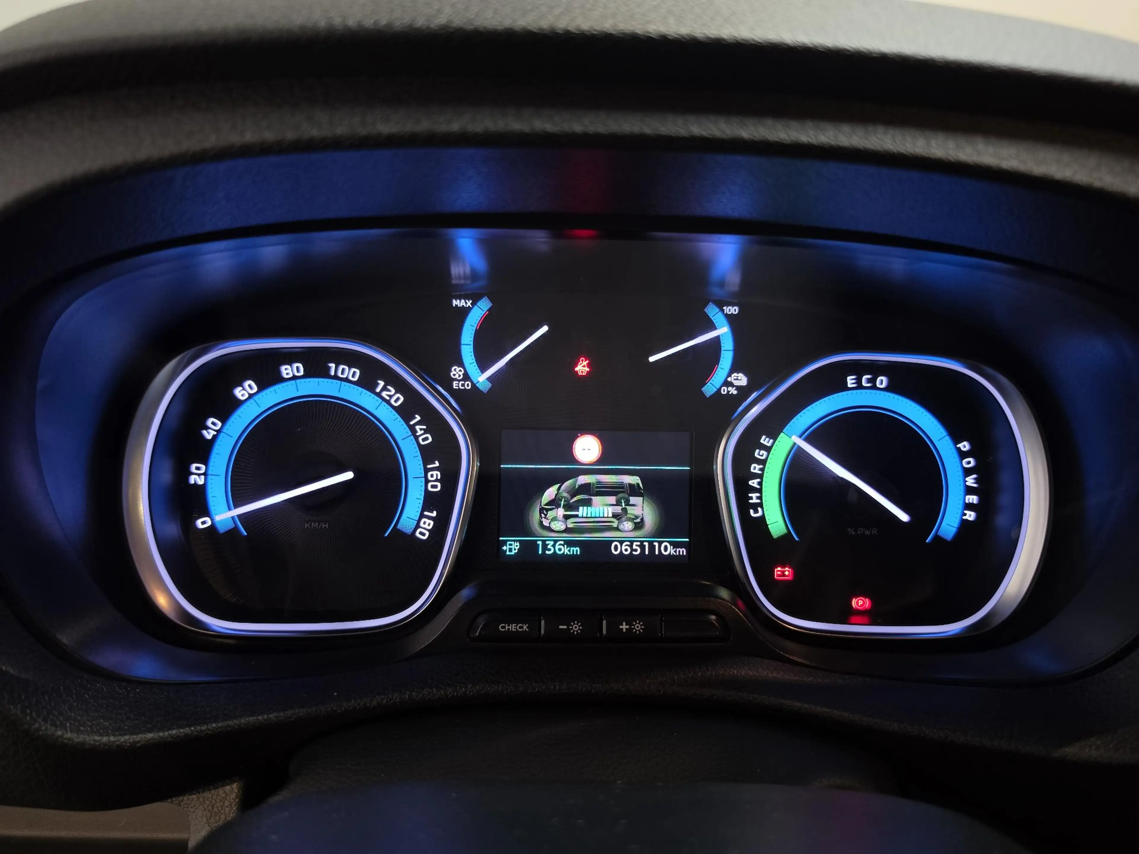 Toyota Proace Electric Compact Standard Range Live Apple Carplay — photo 10