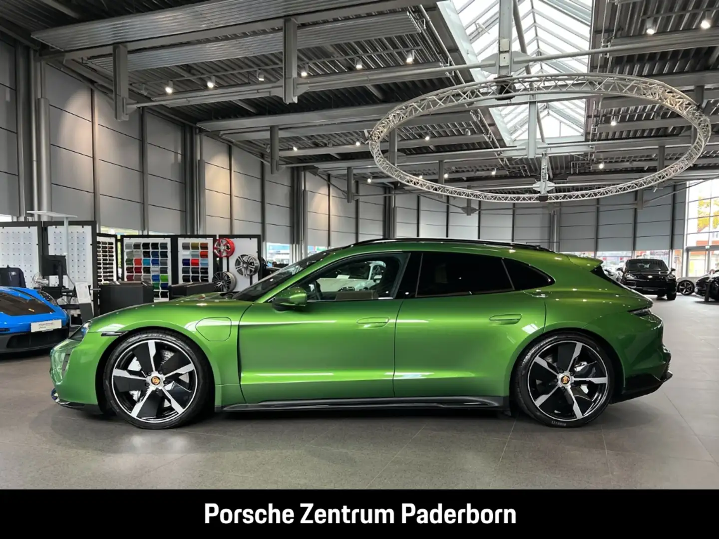 Porsche Taycan Turbo Sport Turismo HA-Lenkung InnoDrive Vert - 2