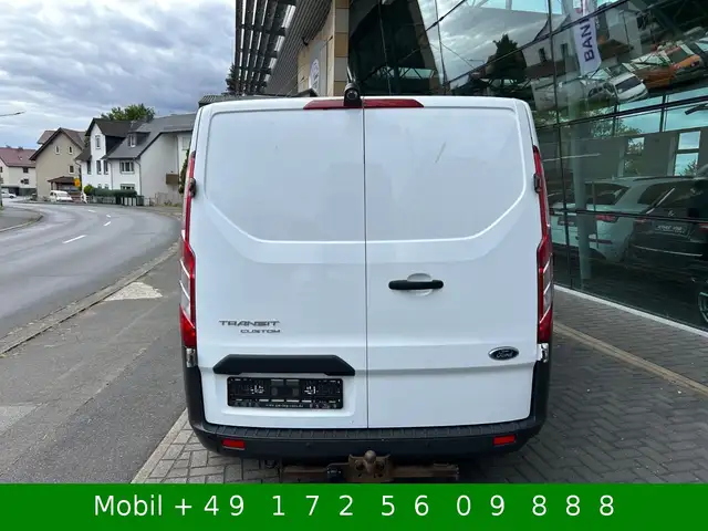 Ford Transit Custom view 2