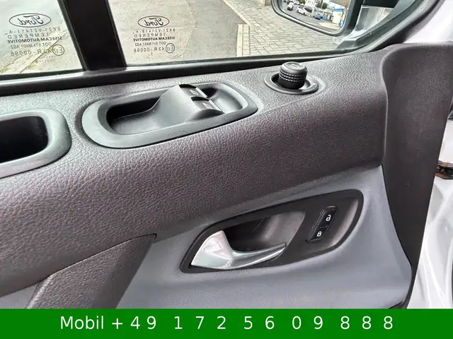 Ford Transit Custom view 11