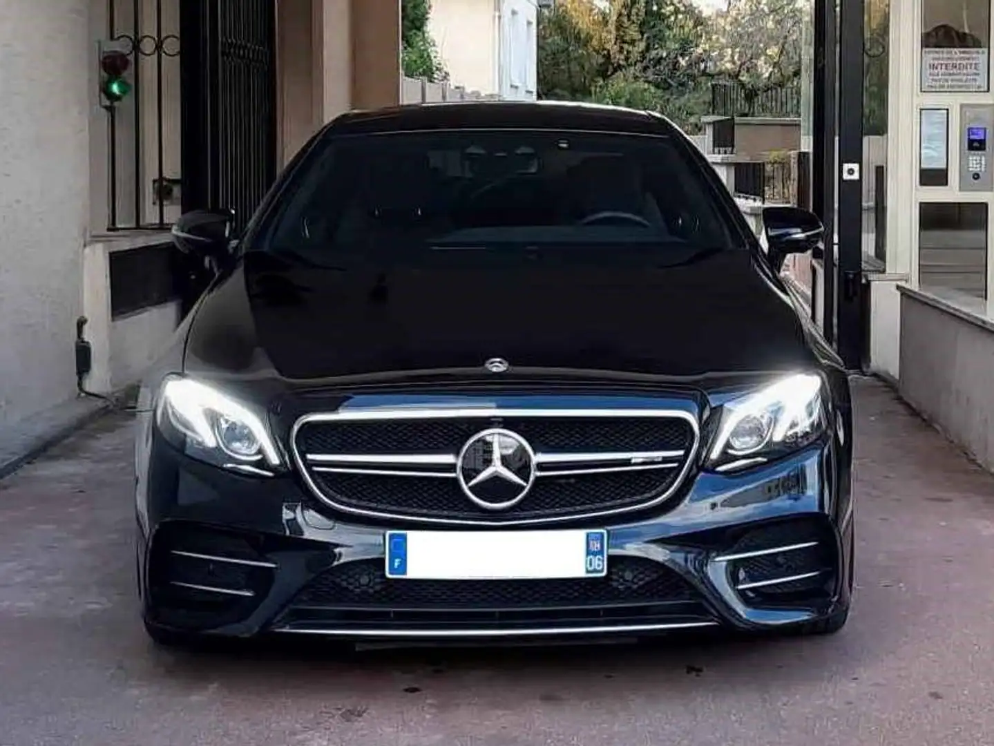 Mercedes-Benz E 53 AMG COUPE EQBoost TCT 9G SPEEDSHIFT  4-Matic+ Černá - 2