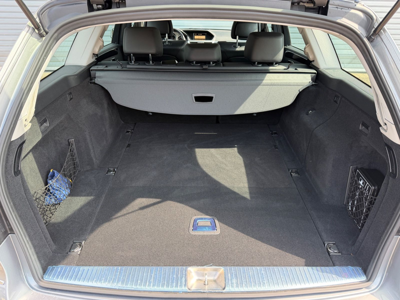 Mercedes-Benz E 200 E T-Modell Top Zustand* — photo 13