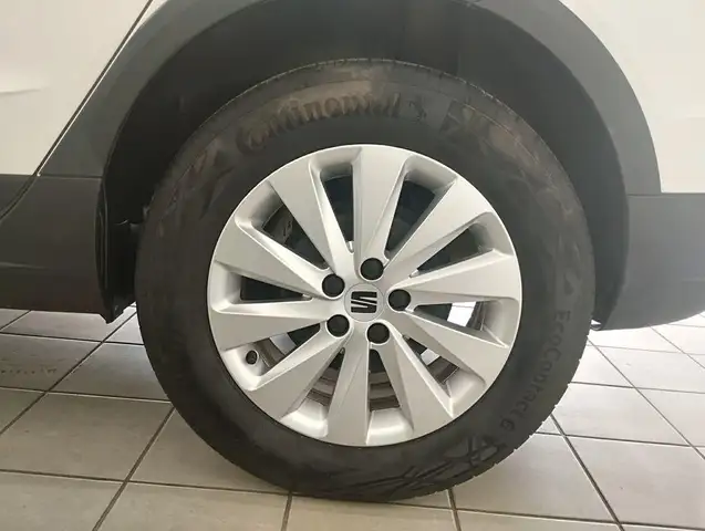 Seat Arona view 8