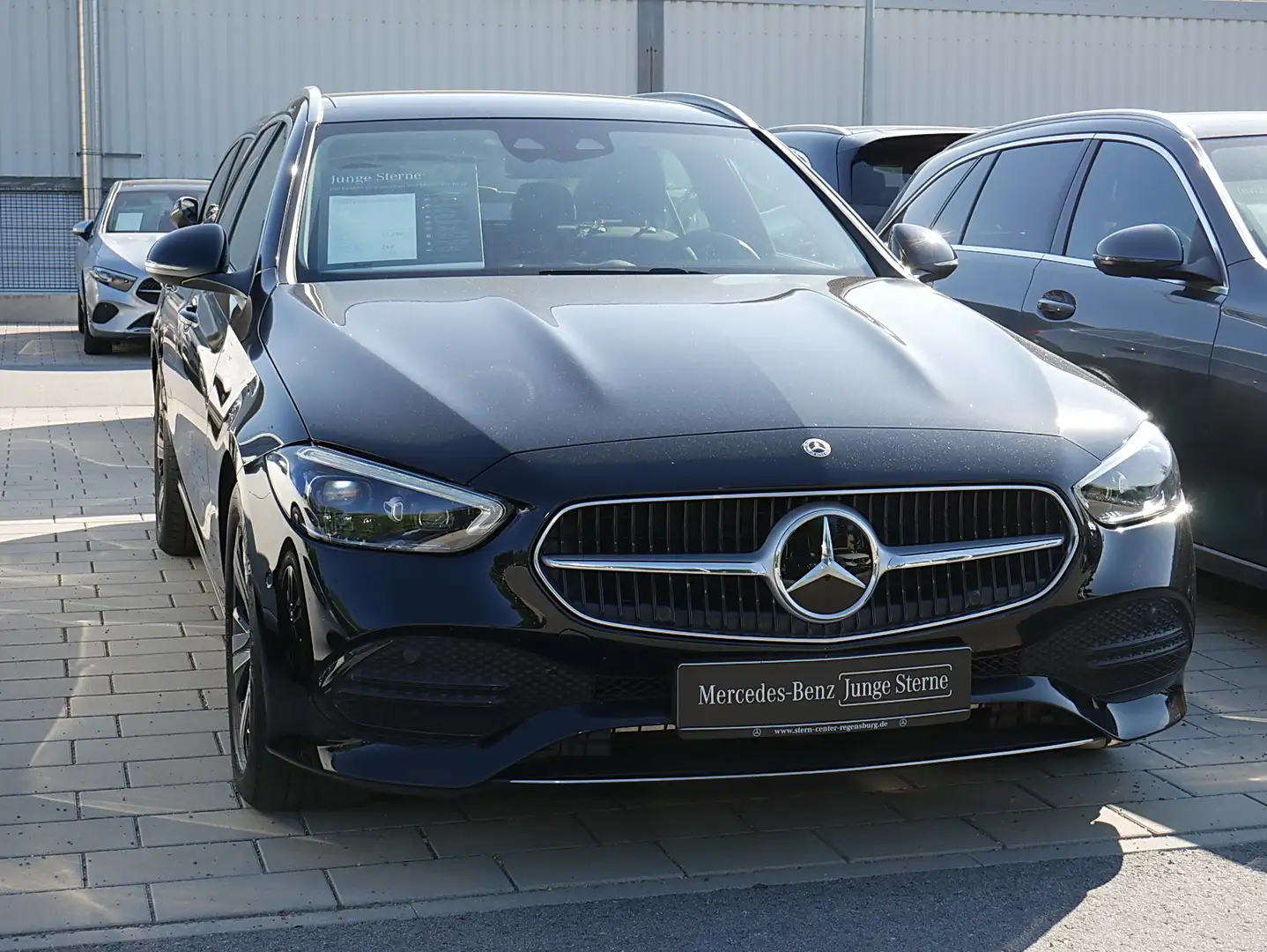Mercedes-Benz C 220 d 4M T+AVANTGARDE+DISTRONIC+PANO+AHK+SHZ++ Zwart - 2