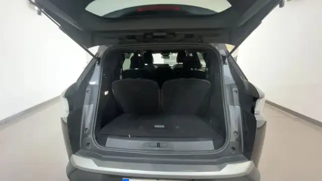 Peugeot 5008 view 6