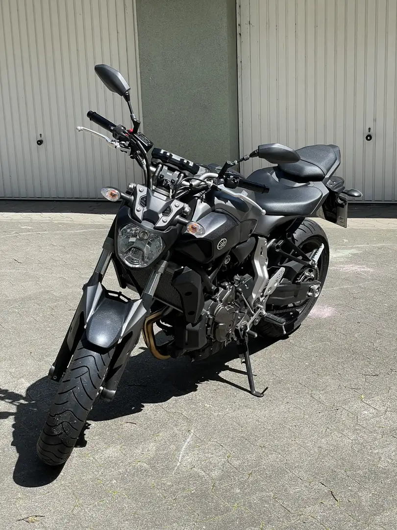 Yamaha MT-07 Matt Grey Černá - 1
