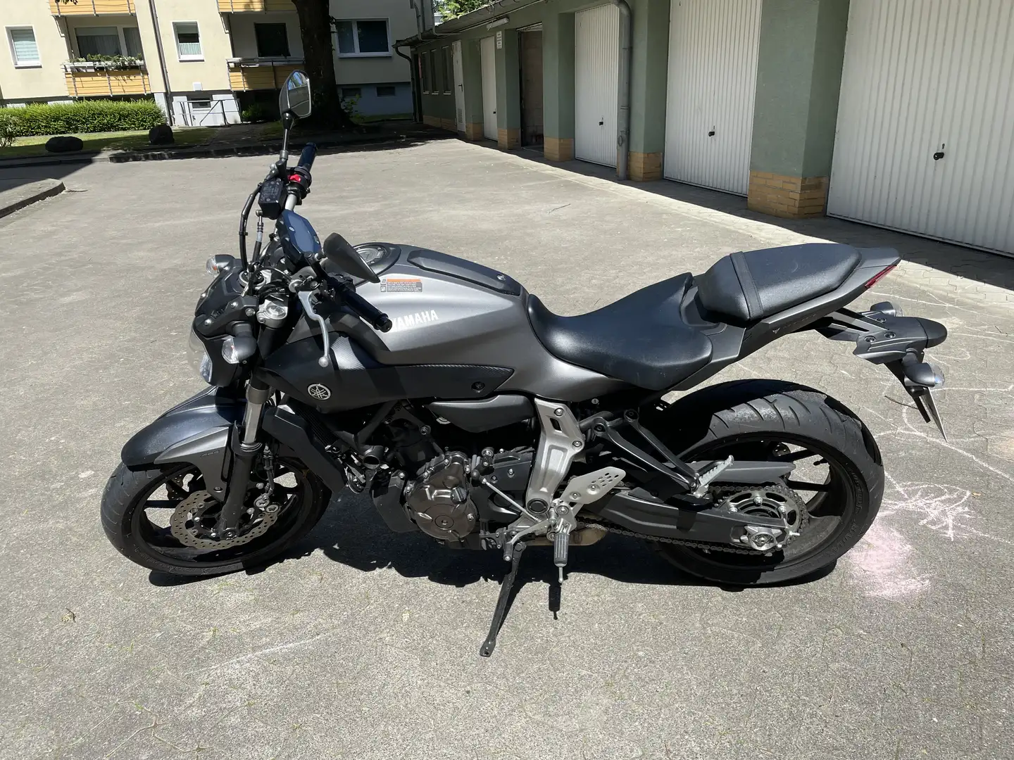 Yamaha MT-07 Matt Grey Černá - 2