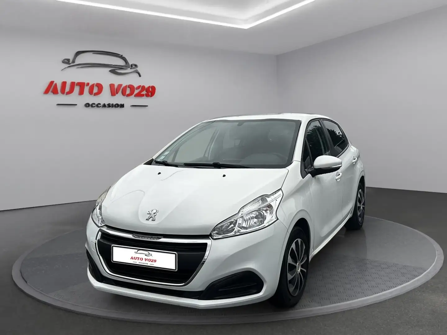 Peugeot 208 1.5 hdi Wit - 1