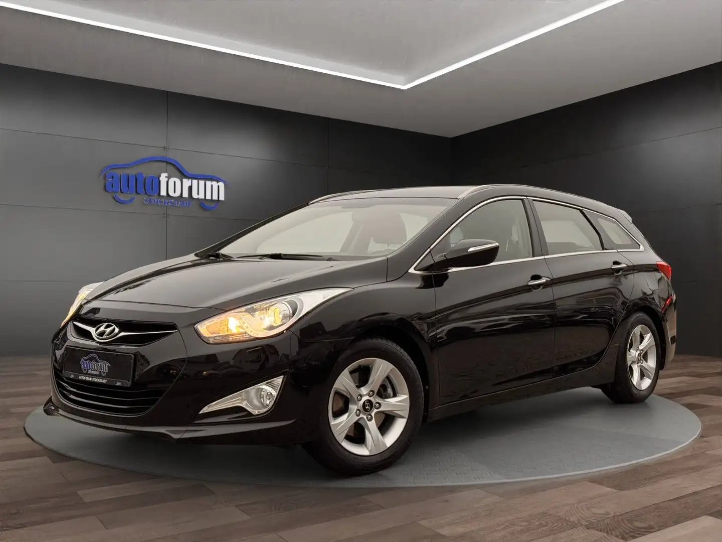 Hyundai i40 cw 5 Star Edition AHK°2.HAND°XENON°PDC°SHZ Noir - 1