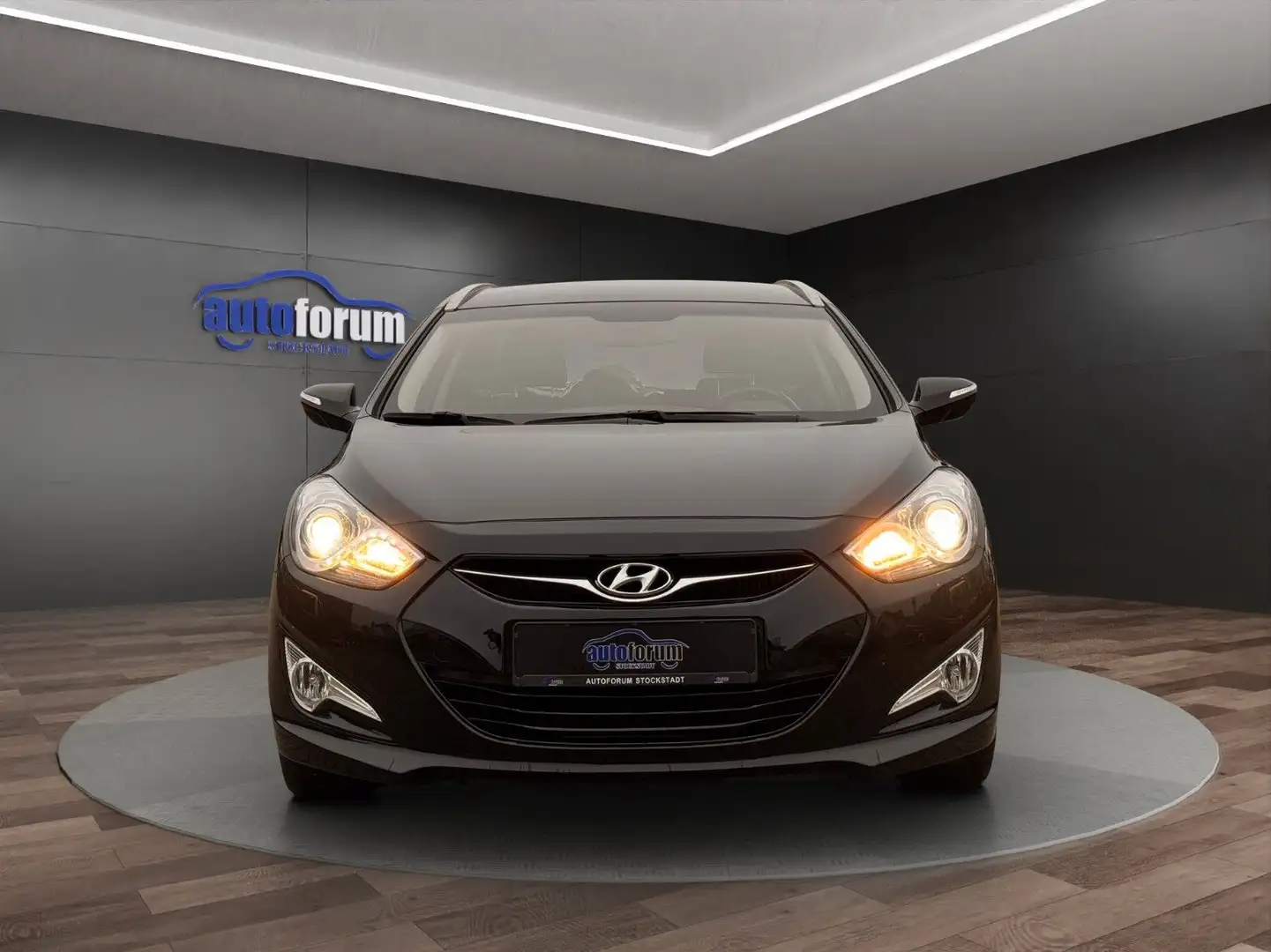 Hyundai i40 cw 5 Star Edition AHK°2.HAND°XENON°PDC°SHZ Noir - 2