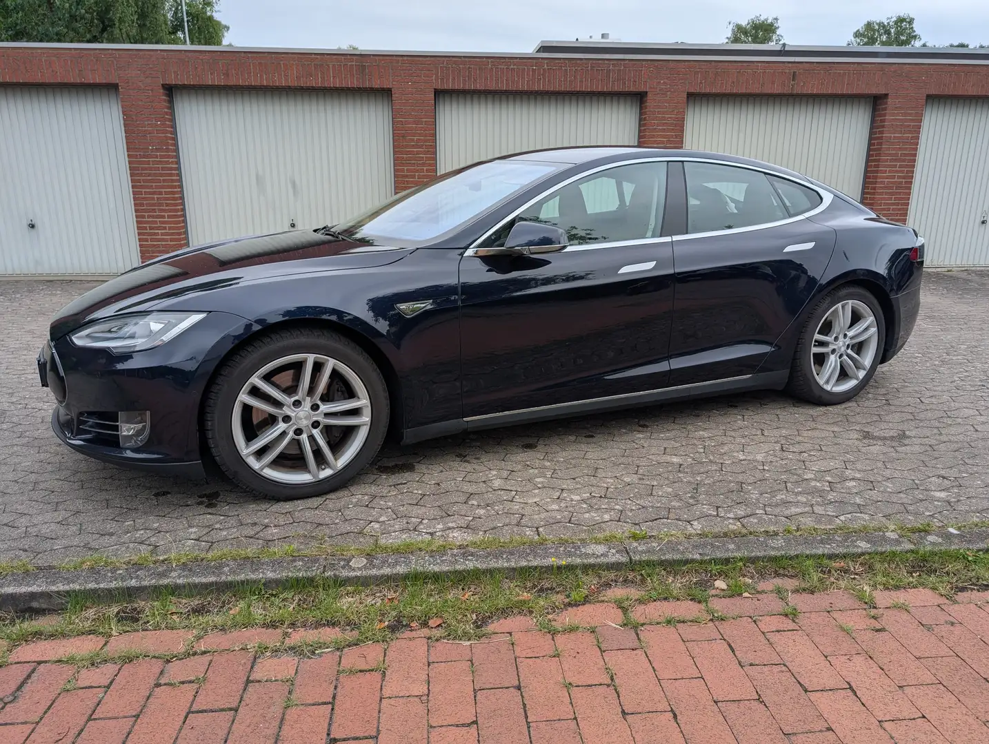 Tesla Model S Model S P85D Blau - 1