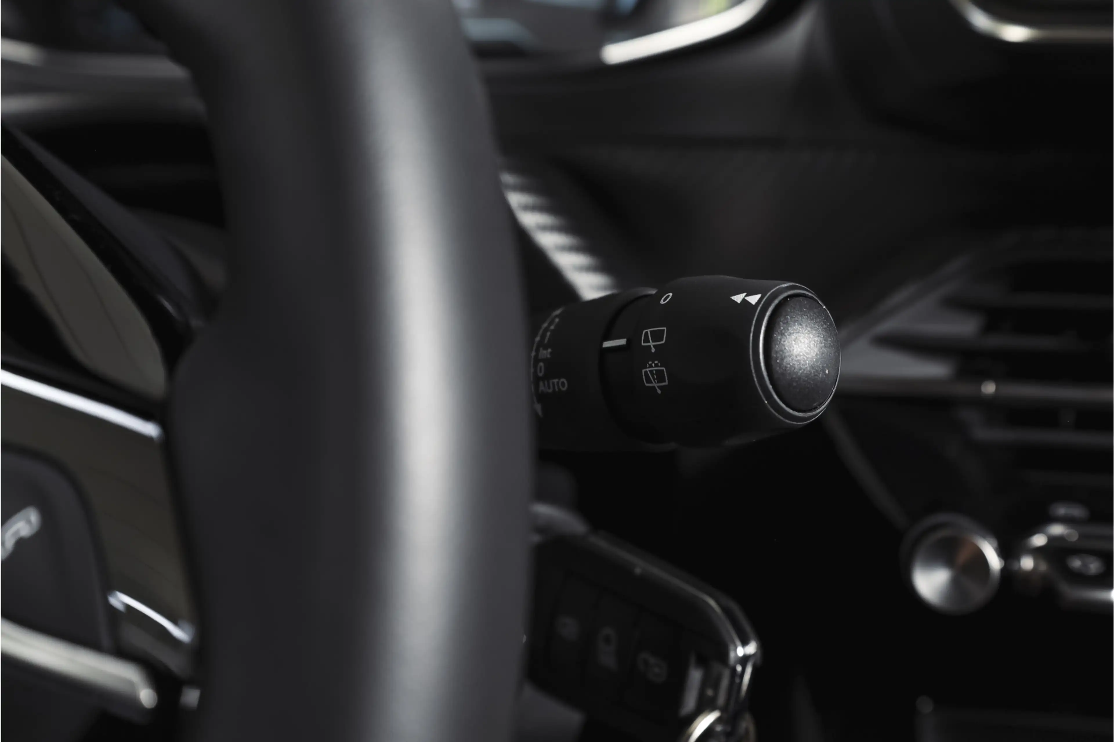 Peugeot 2008 1.2 Hybrid 136 Style | Cruise | PDC | App. Connect — photo 36