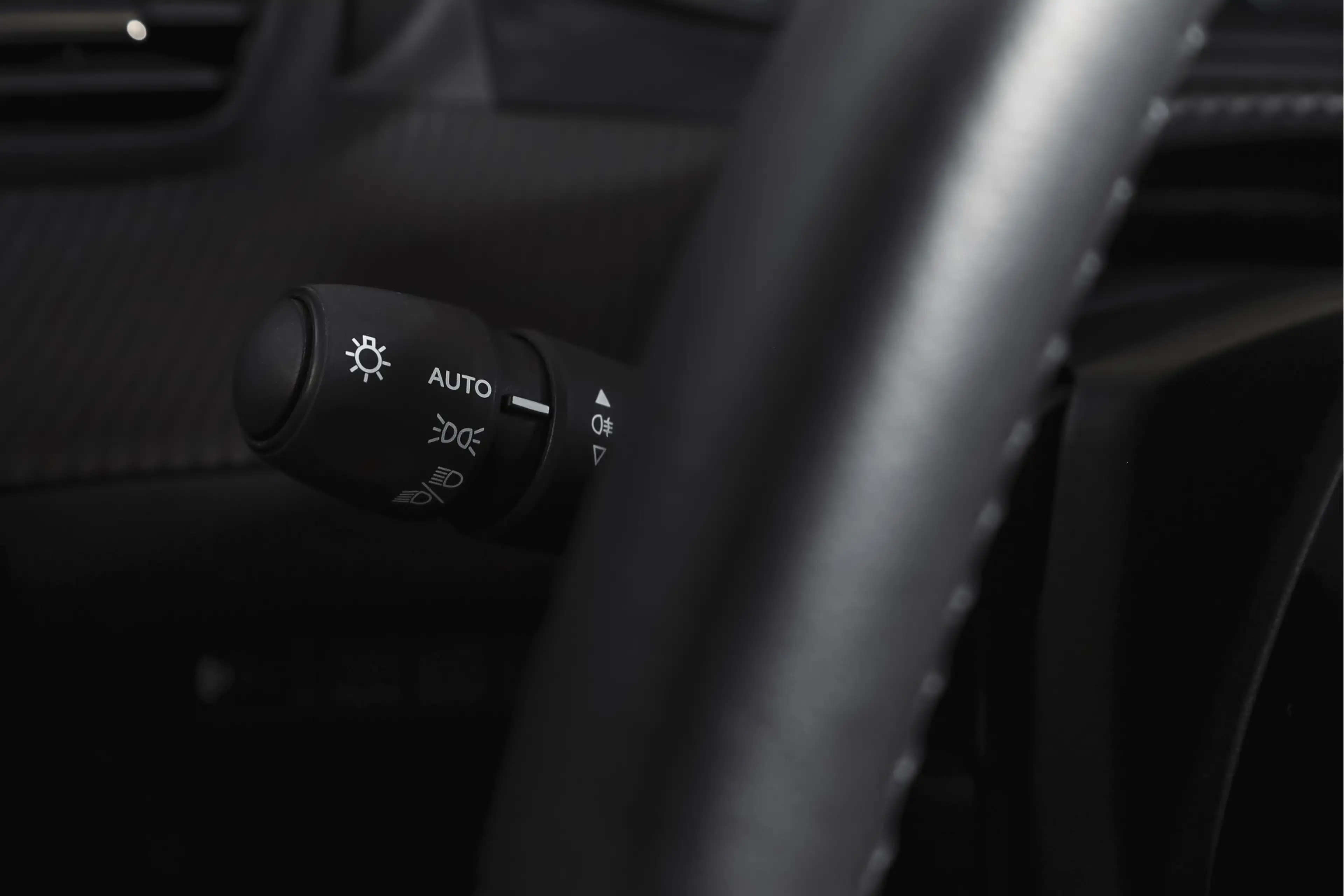 Peugeot 2008 1.2 Hybrid 136 Style | Cruise | PDC | App. Connect — photo 33