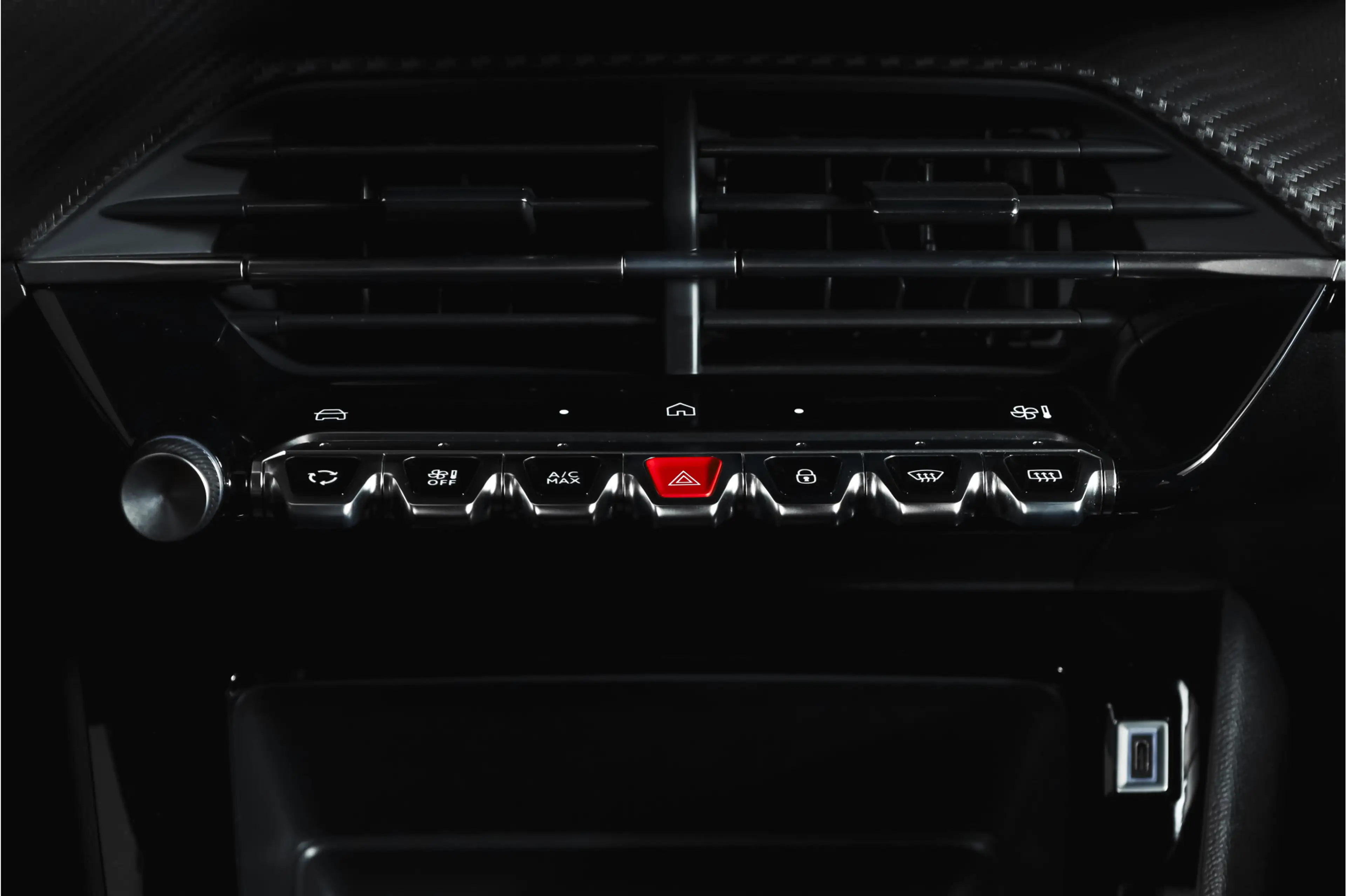 Peugeot 2008 1.2 Hybrid 136 Style | Cruise | PDC | App. Connect — photo 23
