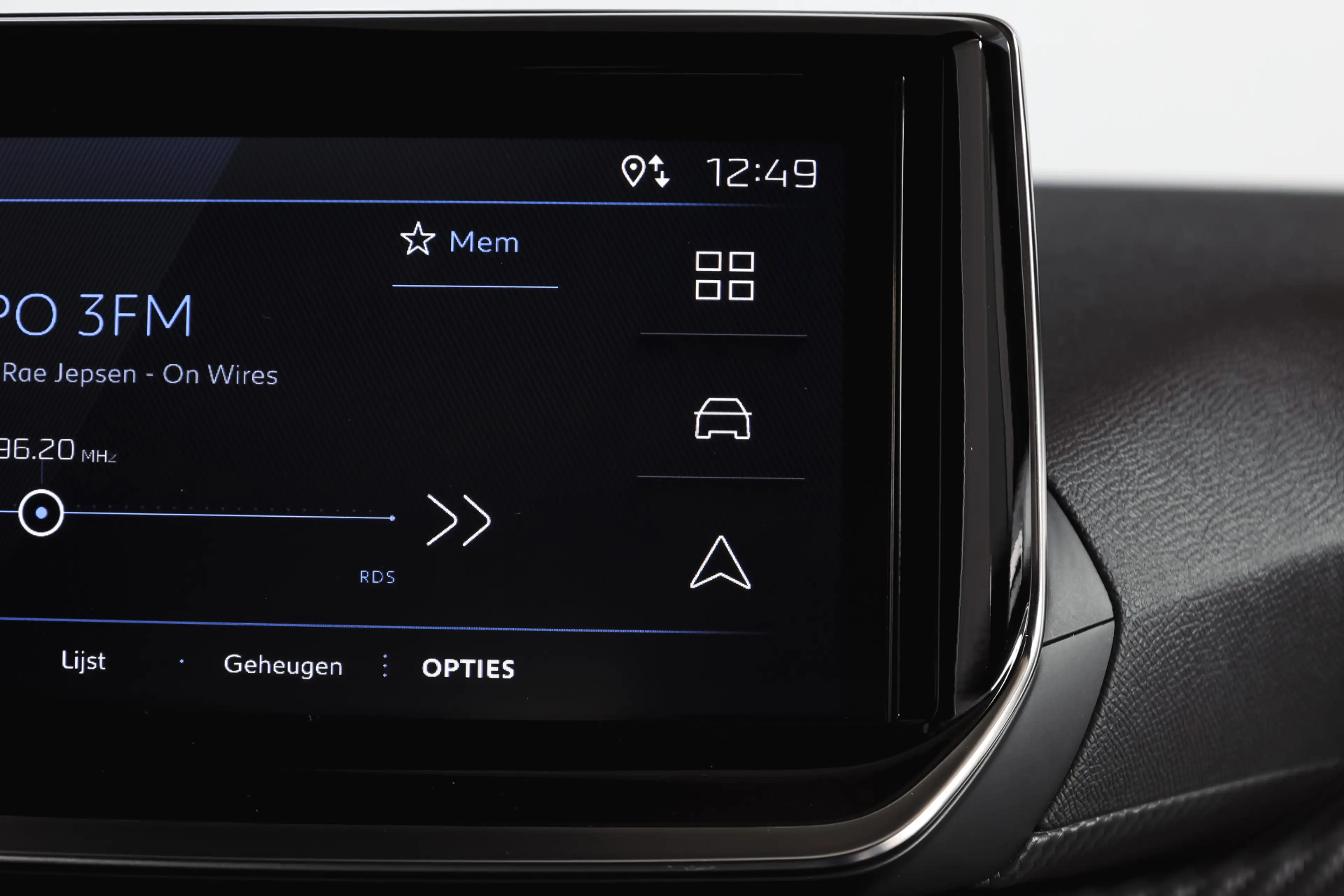 Peugeot 2008 1.2 Hybrid 136 Style | Cruise | PDC | App. Connect — photo 24