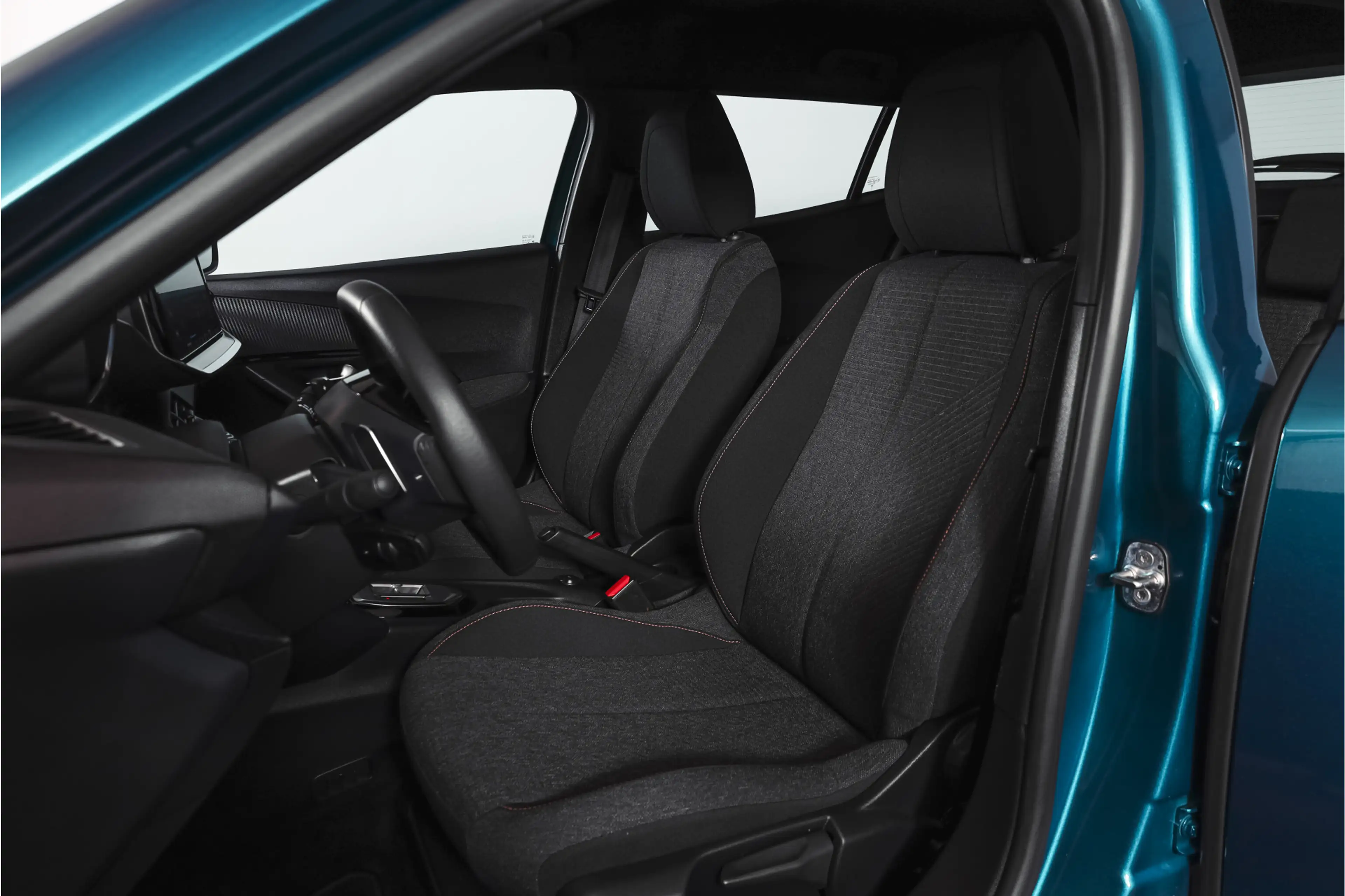 Peugeot 2008 1.2 Hybrid 136 Style | Cruise | PDC | App. Connect — photo 5