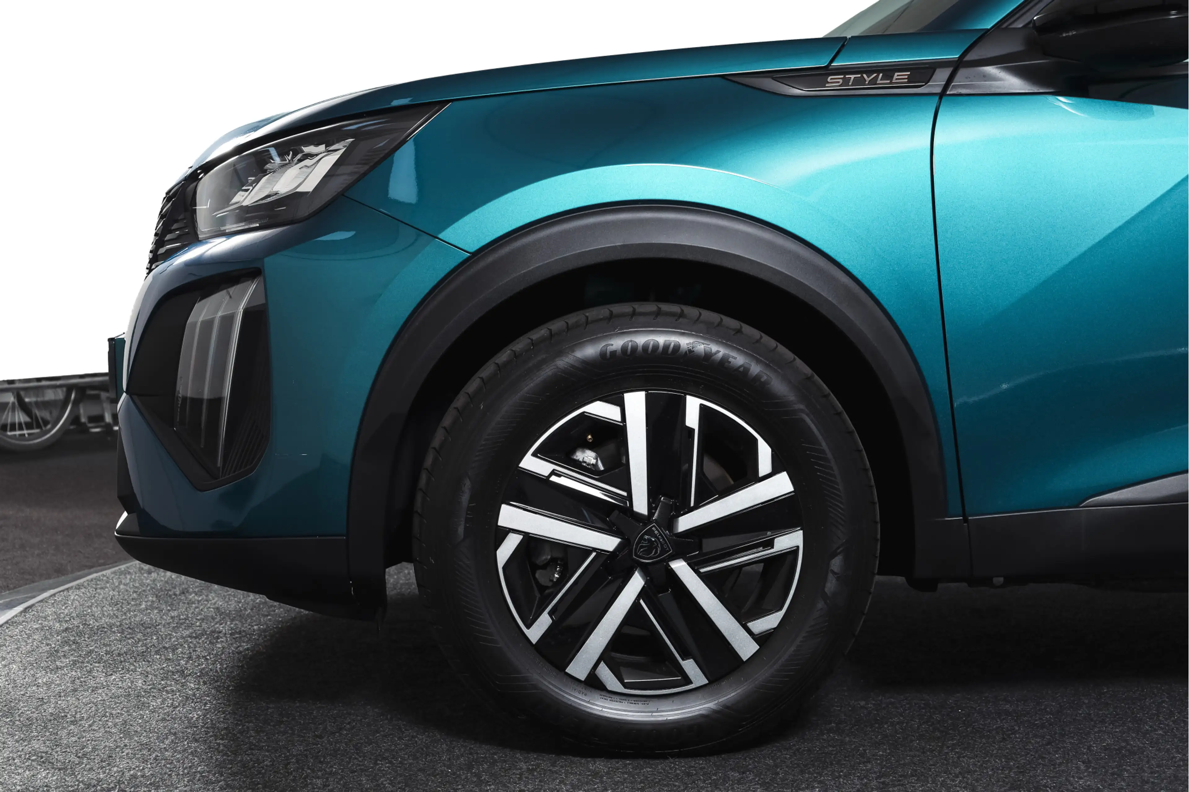 Peugeot 2008 1.2 Hybrid 136 Style | Cruise | PDC | App. Connect — photo 38
