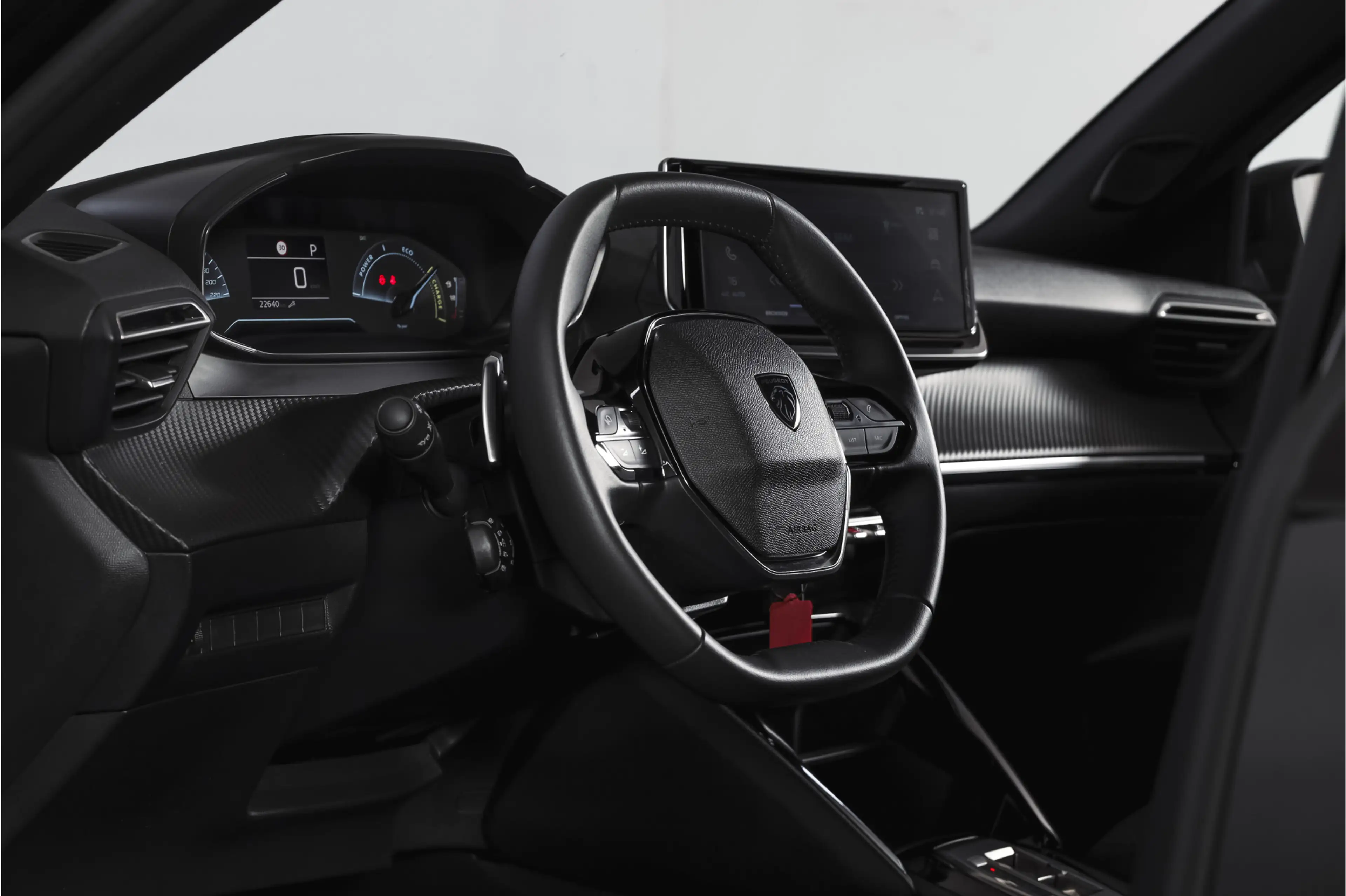 Peugeot 2008 1.2 Hybrid 136 Style | Cruise | PDC | App. Connect — photo 13