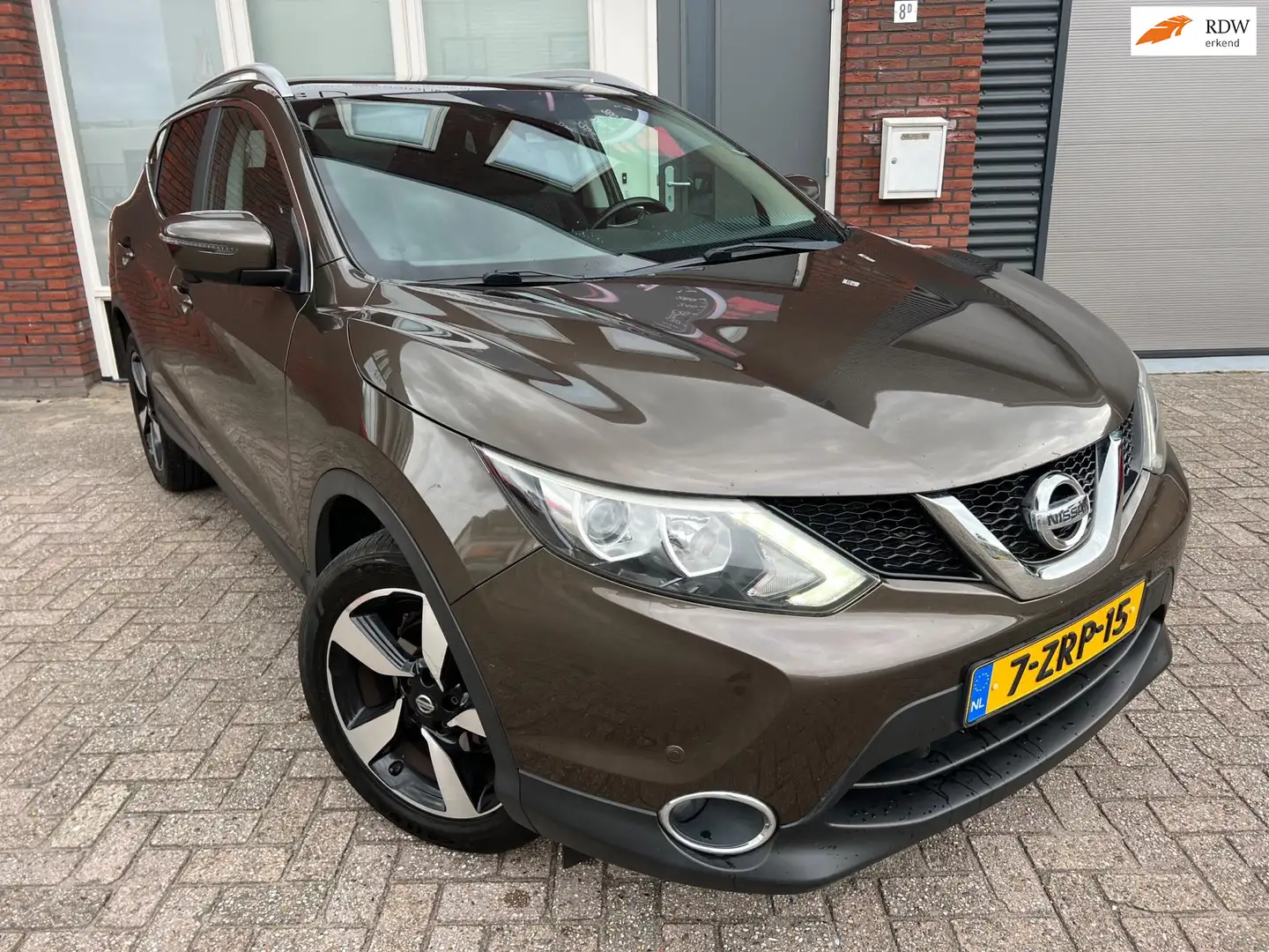 Nissan Qashqai 1.2 Connect Edition / 1e Eig / Pano / PDC / 360 Ca Bruin - 1