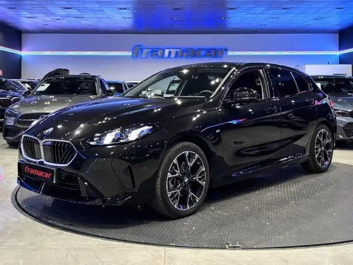 BMW Serie 1 120 (F70) 2025