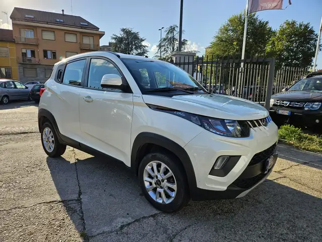 Mahindra KUV100 view 3