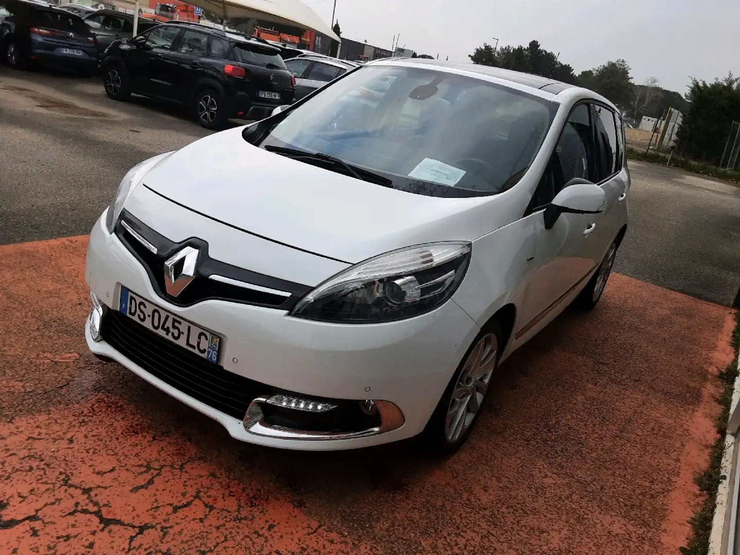 Renault Scenic 1.6 DCI 130  LOUNGE - 2