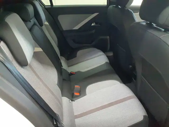 Opel Astra view 14
