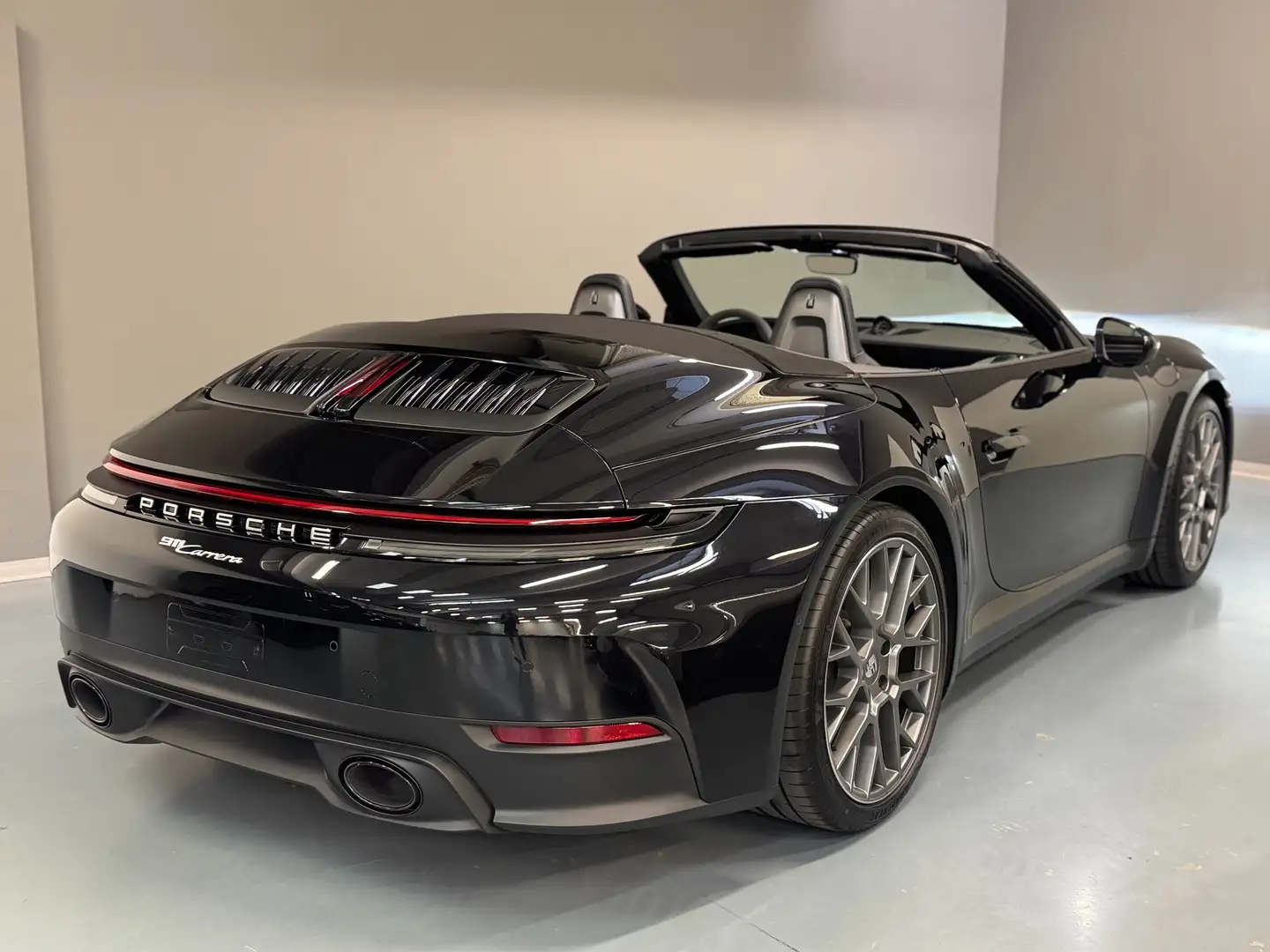 Porsche 911 992.2 CARRERA CABRIO MY 2025 Zwart - 2