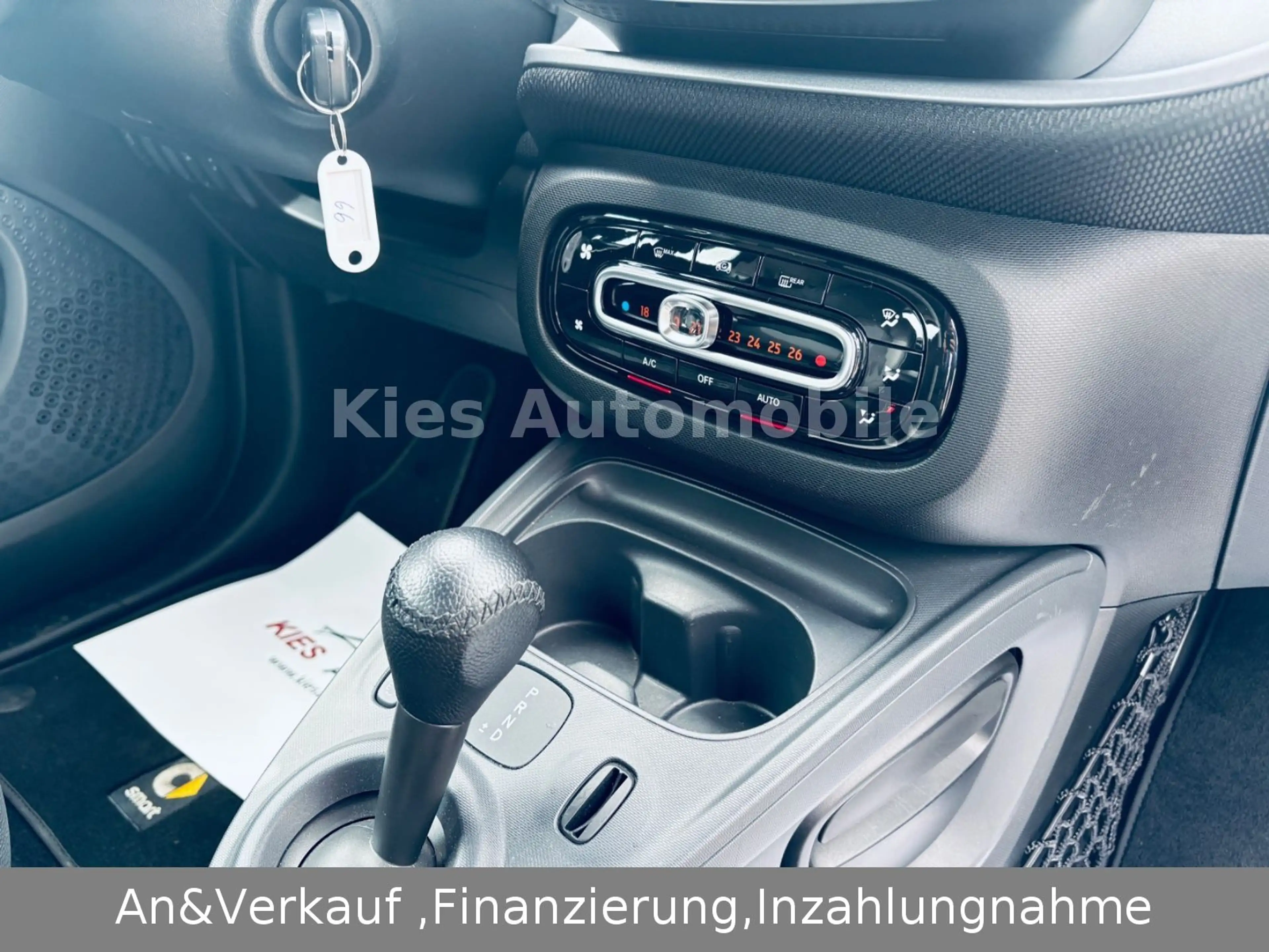 smart forTwo Prime Sport 90Ps AUTOM/JBL/NAVI/KAM/LEDER — photo 13