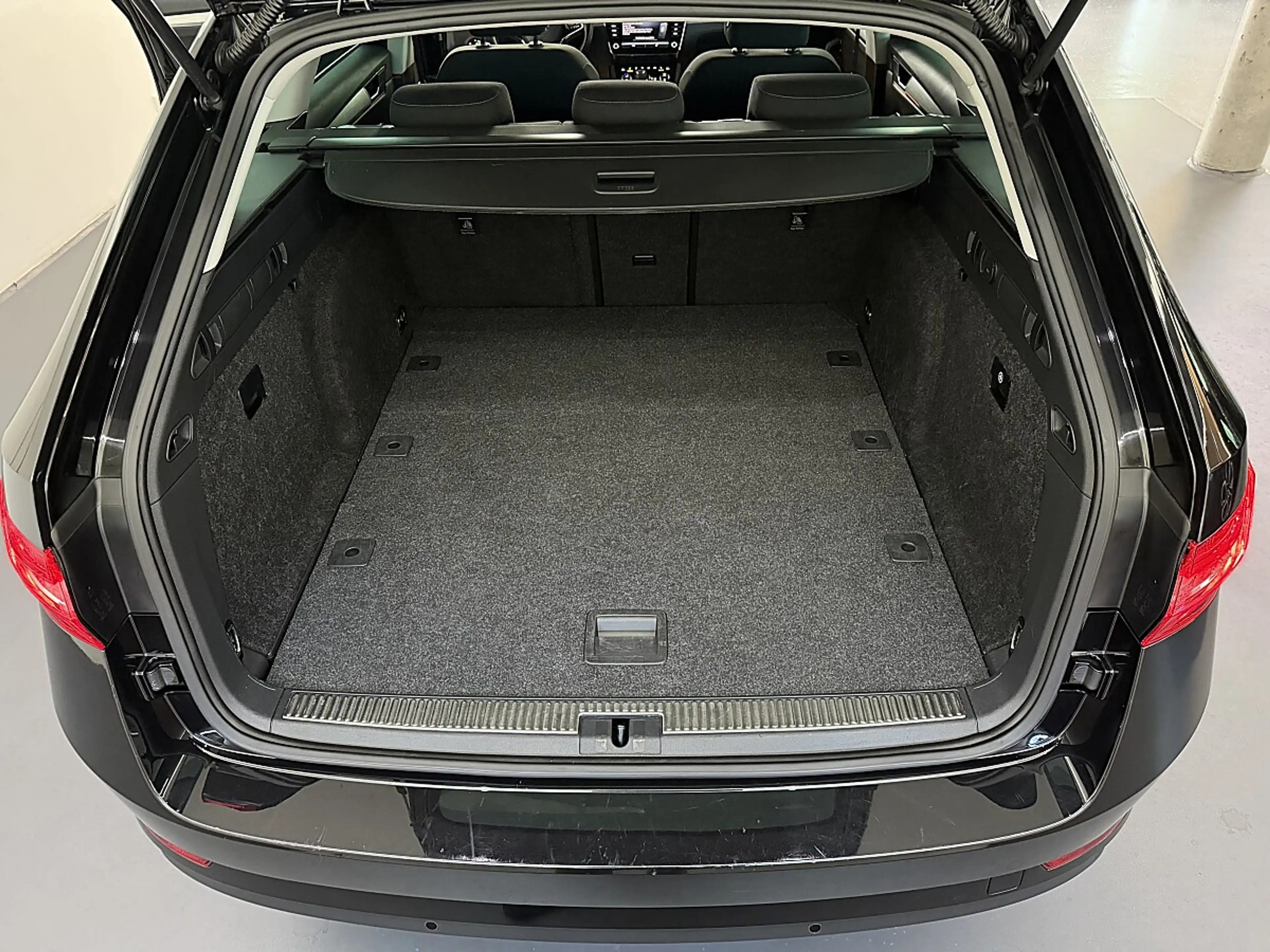 Skoda Superb Kombi 2,0TDI DSG *LED*NAVI*ACC*Sitzheizung*Virt... — photo 14