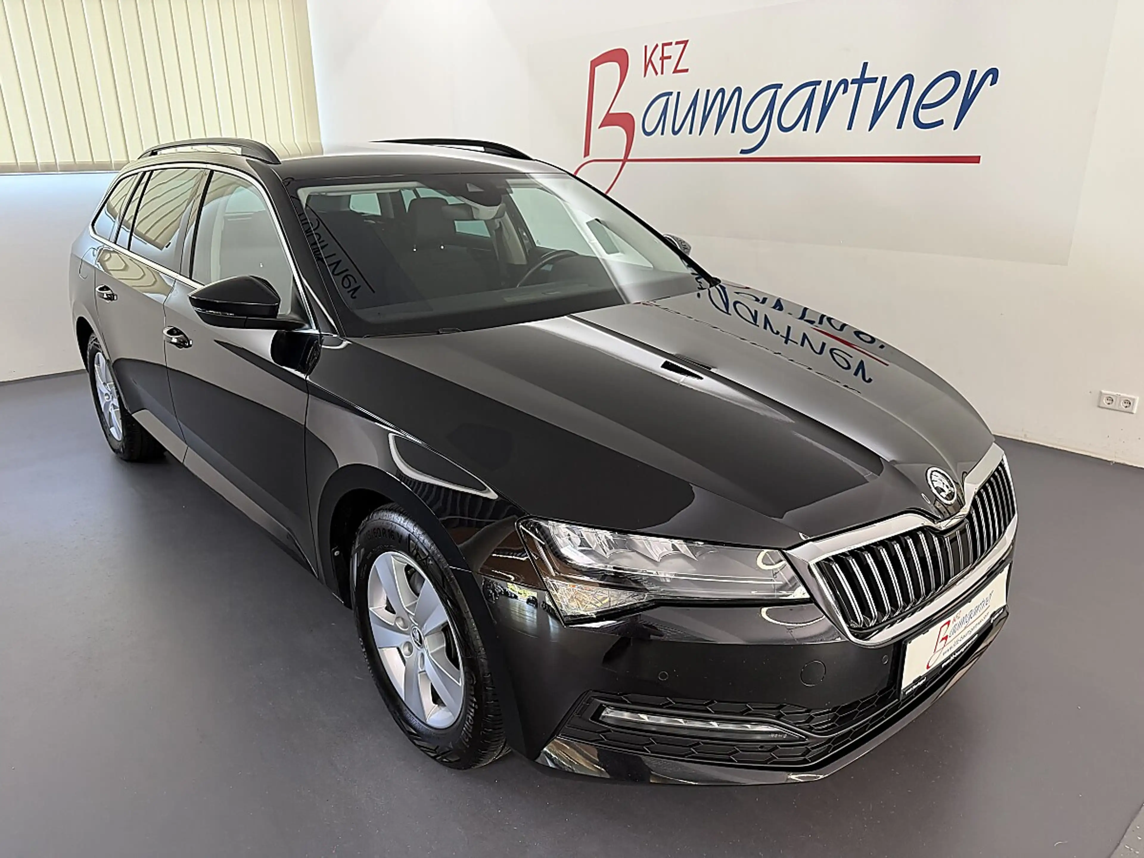 Skoda Superb Kombi 2,0TDI DSG *LED*NAVI*ACC*Sitzheizung*Virt...