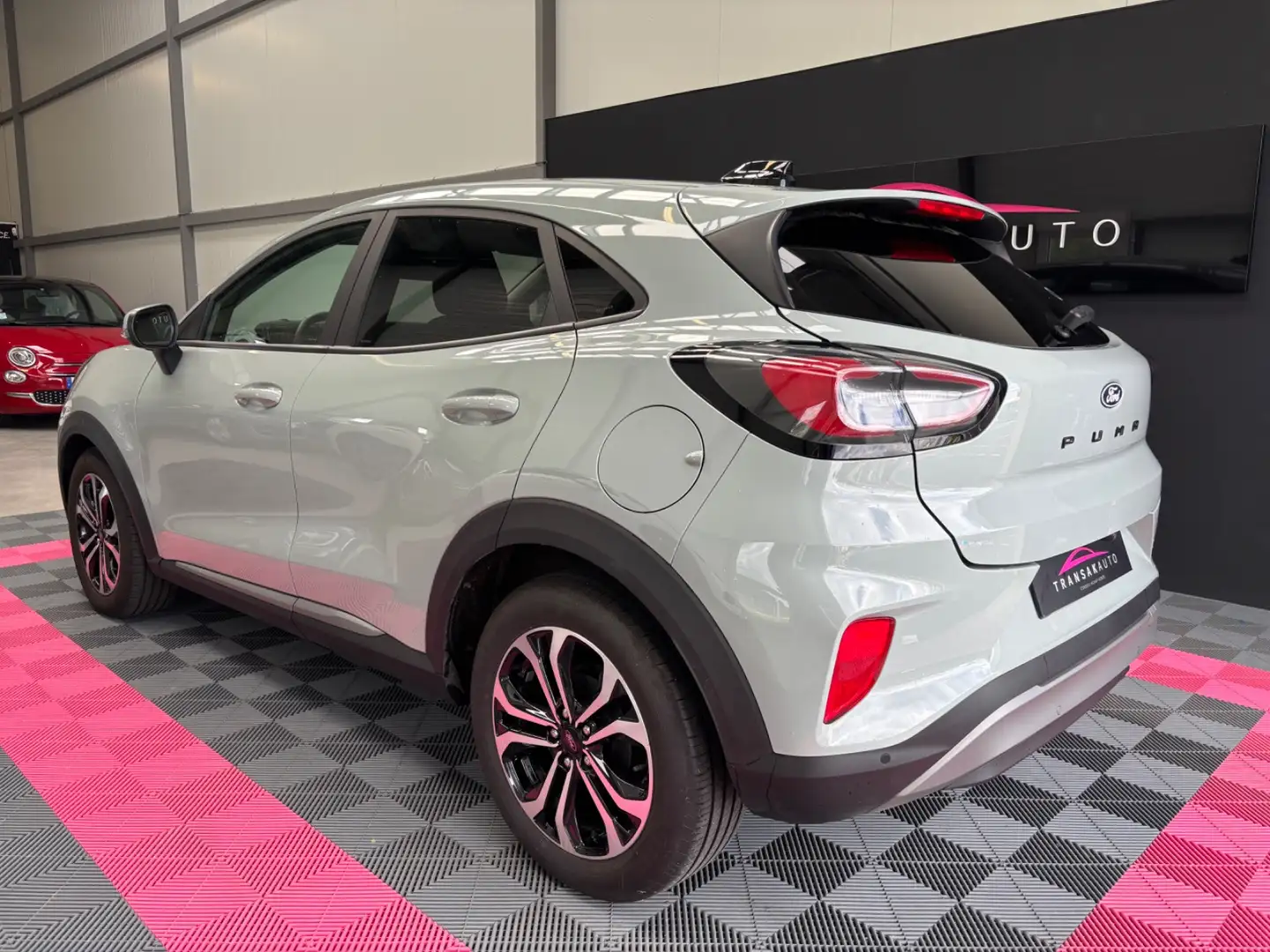 Ford Puma Titanium Grijs - 2