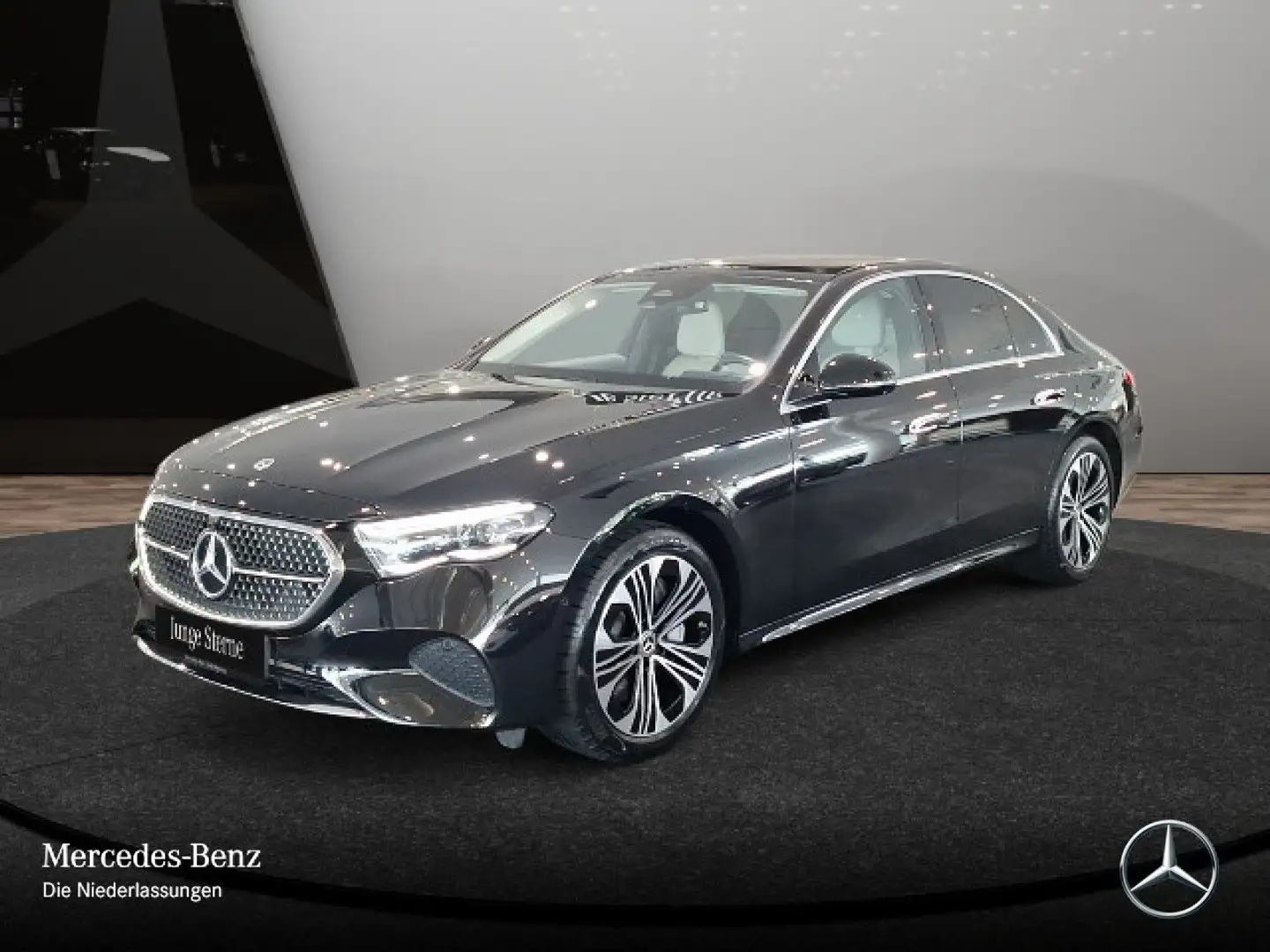 Mercedes-Benz E 300 de Avantgarde 360° Distr. AHK Sitzklima PTS Noir - 2