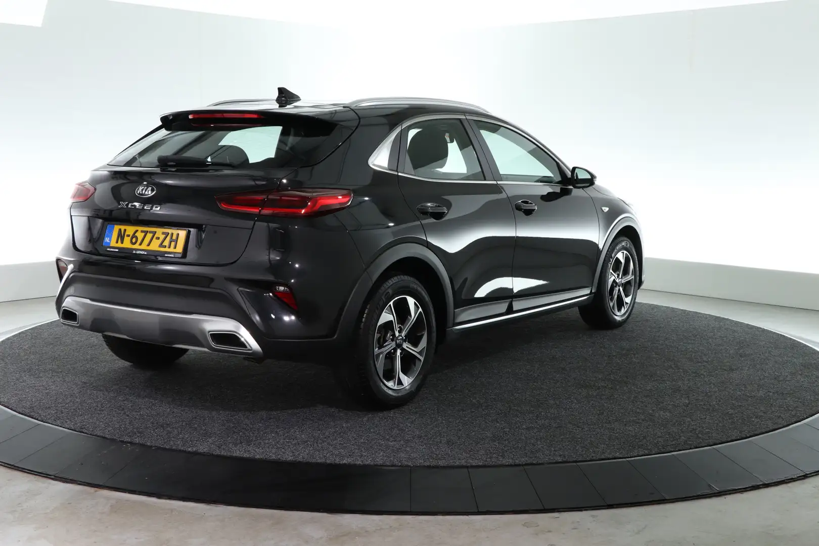 Kia XCeed 1.0 T-GDi ComfortLine | CARPLAY | CLIMA | CAMERA | Schwarz - 2