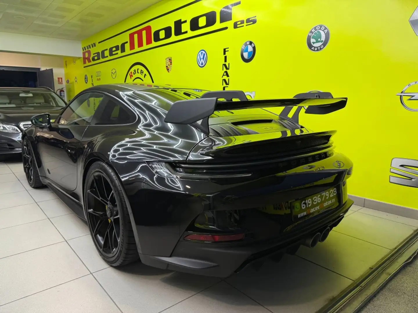 Porsche 992 GT3 PDK Schwarz - 1