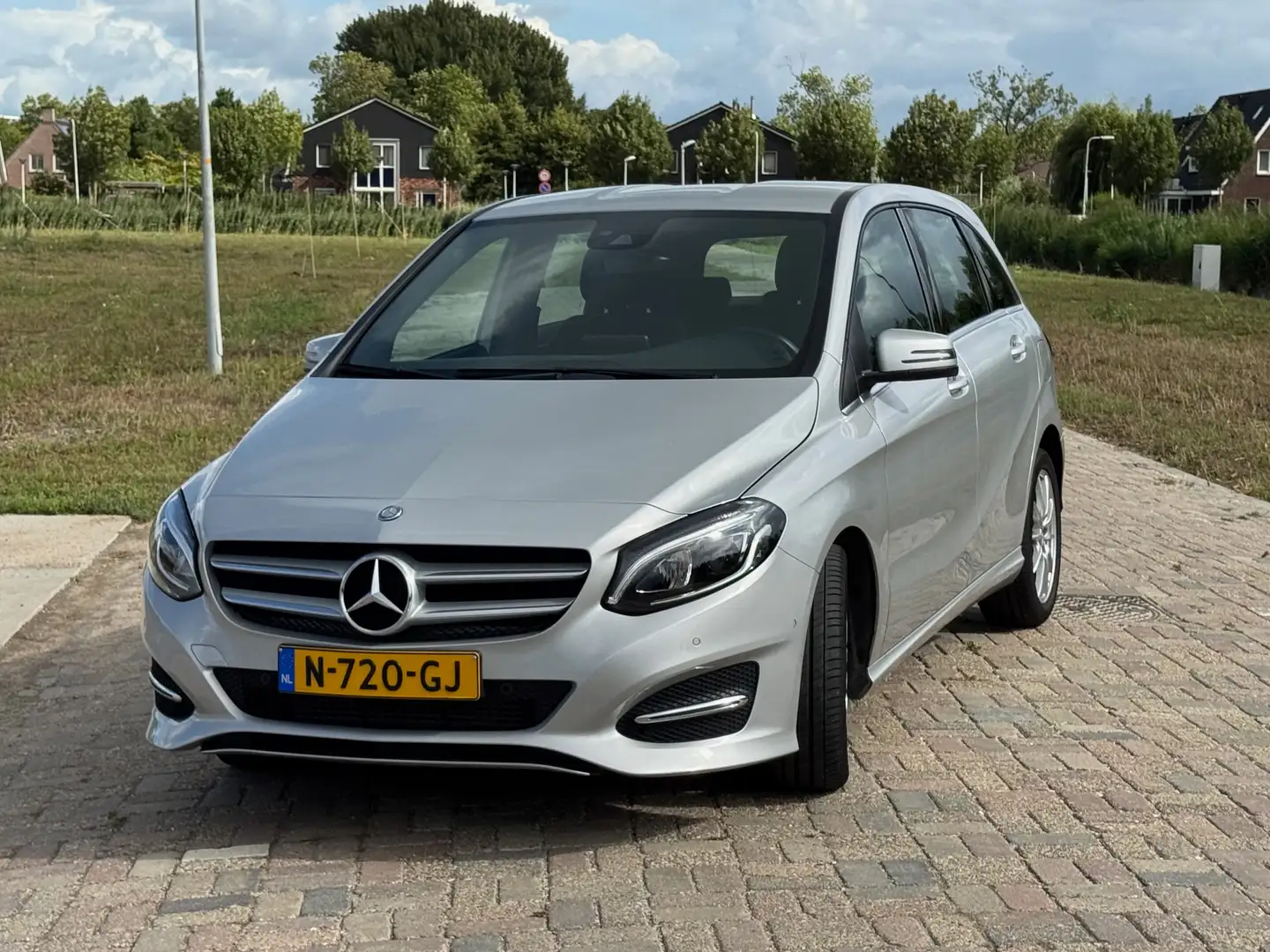 Mercedes-Benz B 180 B 180 Prestige Zilver - 1
