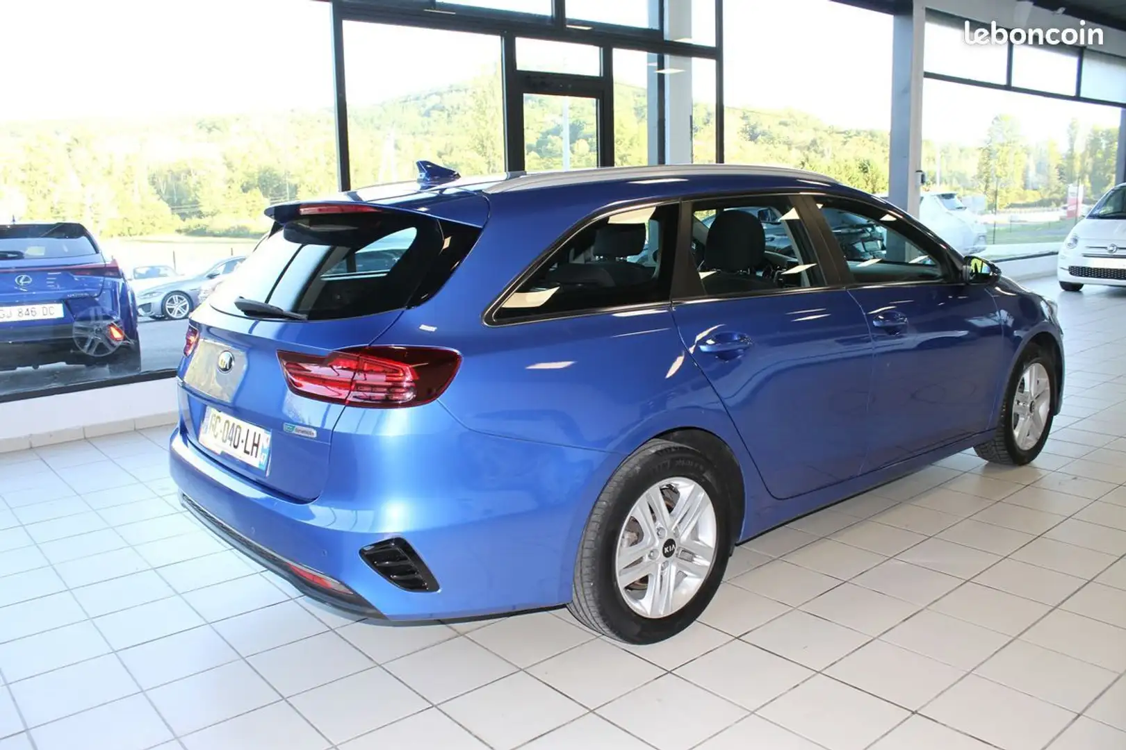 Kia Ceed SW / cee'd SW Ceed 1.6 crdi 136 ch MHEV Active 1er Main, Diesel Bleu - 2