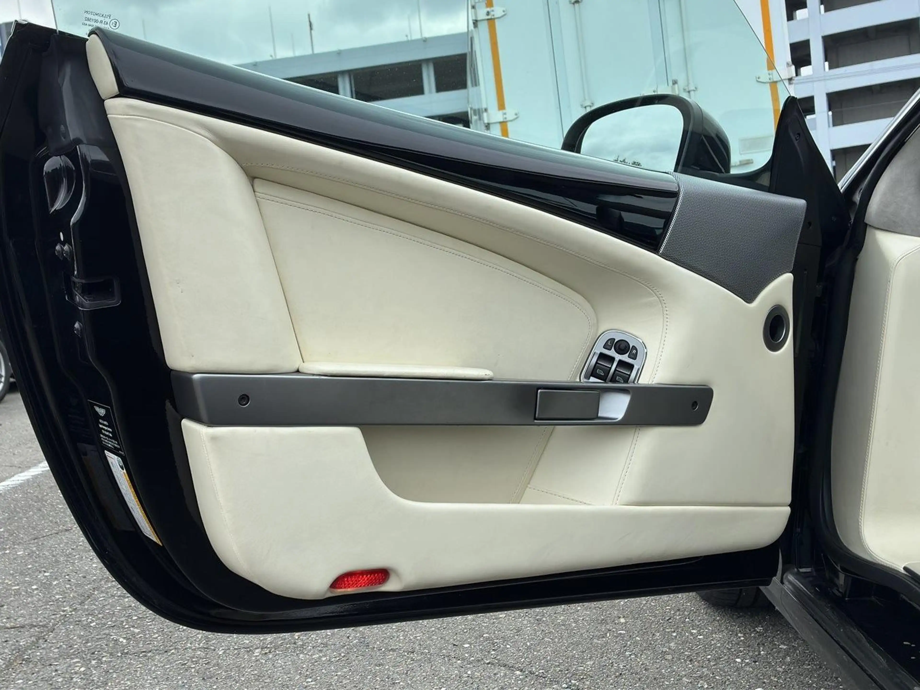 Aston Martin DB9 Coupe 2011 Zeer mooi! (Prijs = incl. BTW) — photo 14
