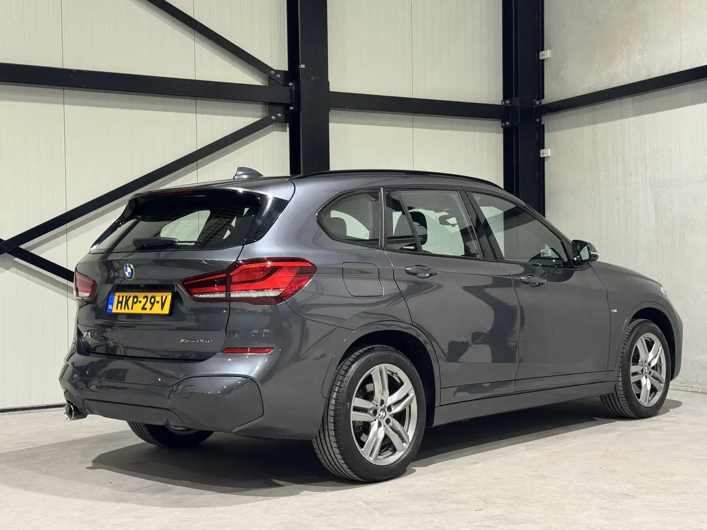 BMW X1 xDrive25e M-Sport Aut. | leder | navi | led | shad Grijs - 2