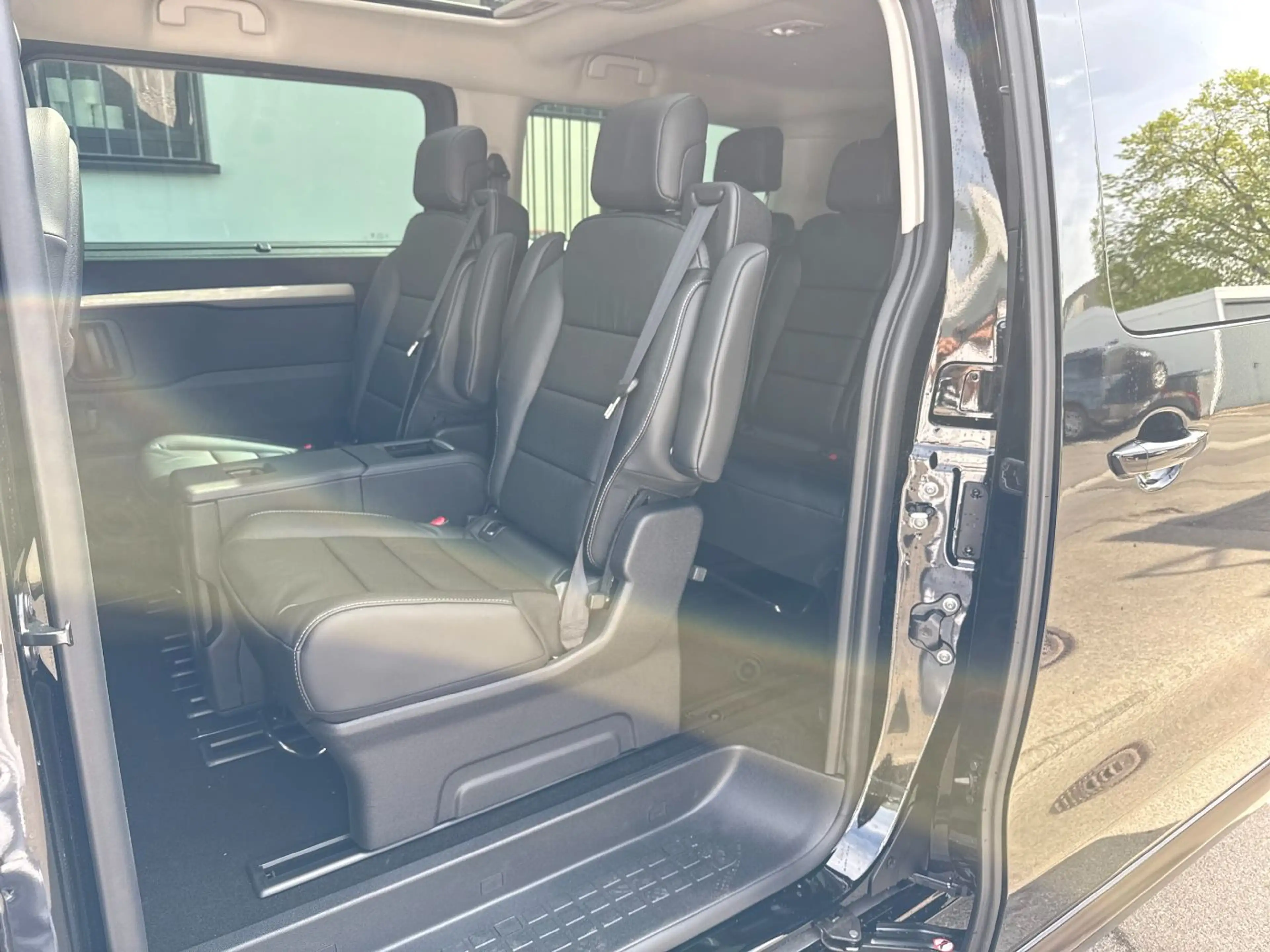 Peugeot Traveller 2.2 Diesel 180 L3 Allure LED+Navi+Pano — photo 11