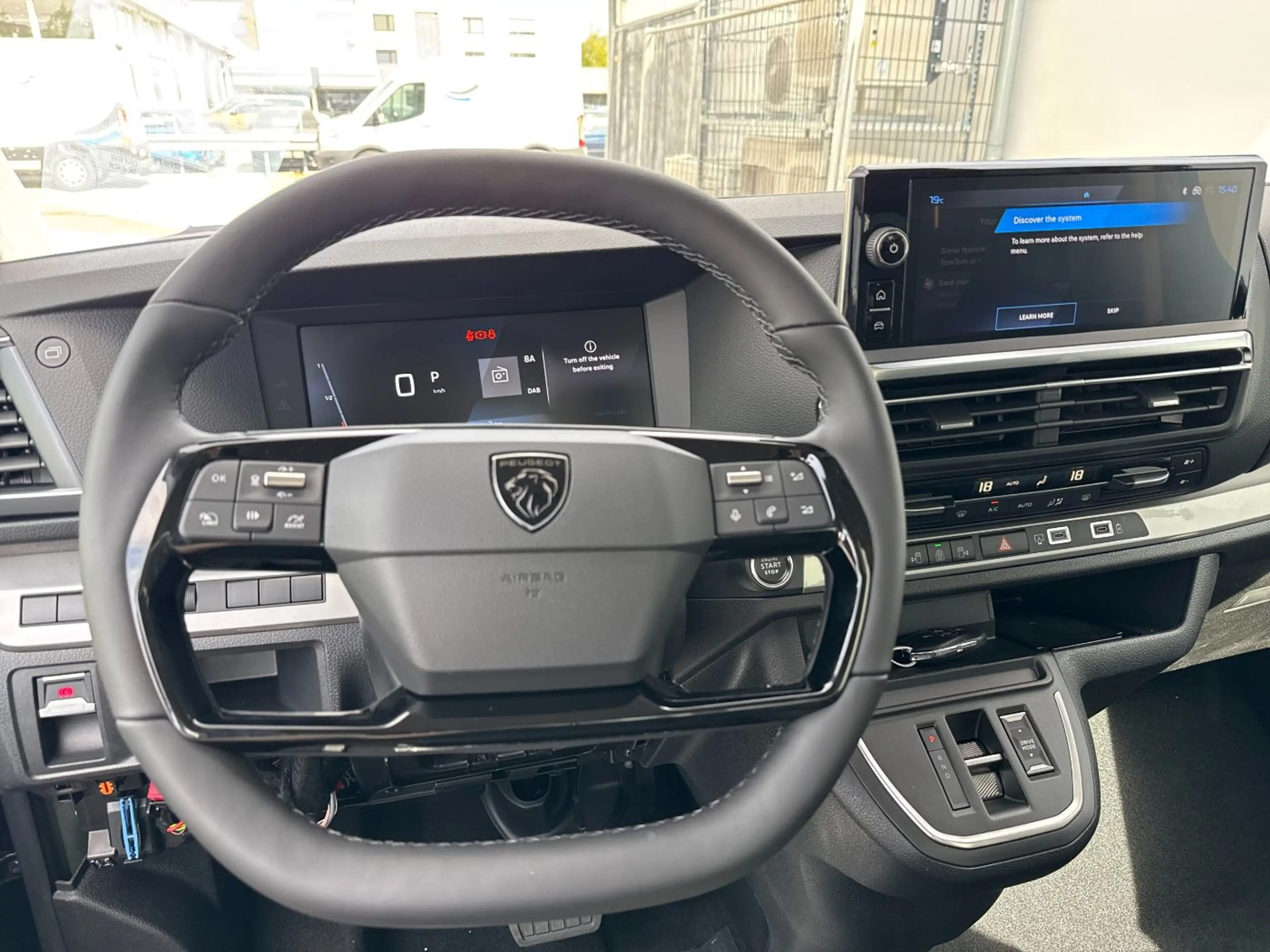 Peugeot Traveller 2.2 Diesel 180 L3 Allure LED+Navi+Pano — photo 9