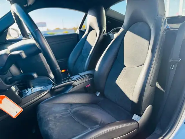 Porsche Cayman view 13