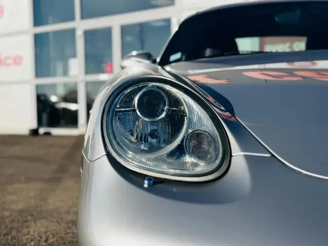 Porsche Cayman view 3