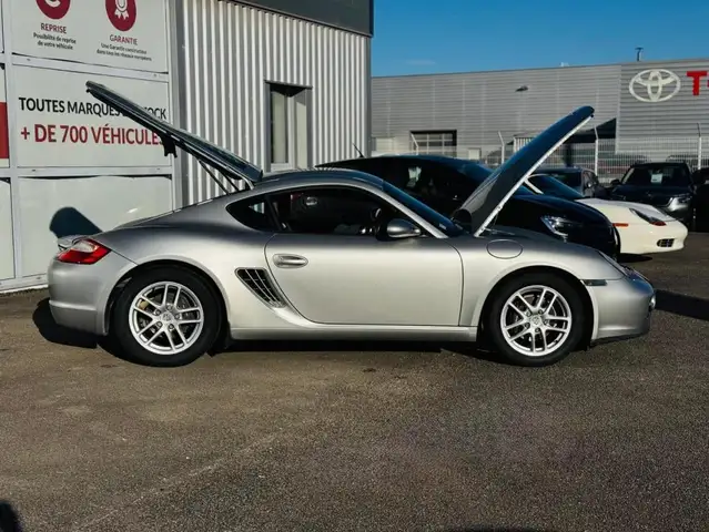 Porsche Cayman view 6