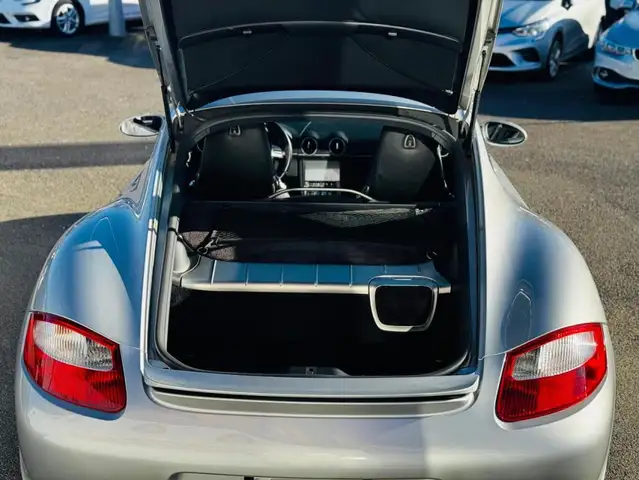 Porsche Cayman view 9